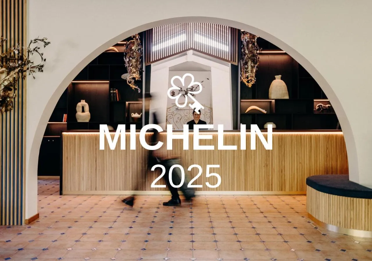 Lobby or reception in Hôtel Les Frères Ibarboure