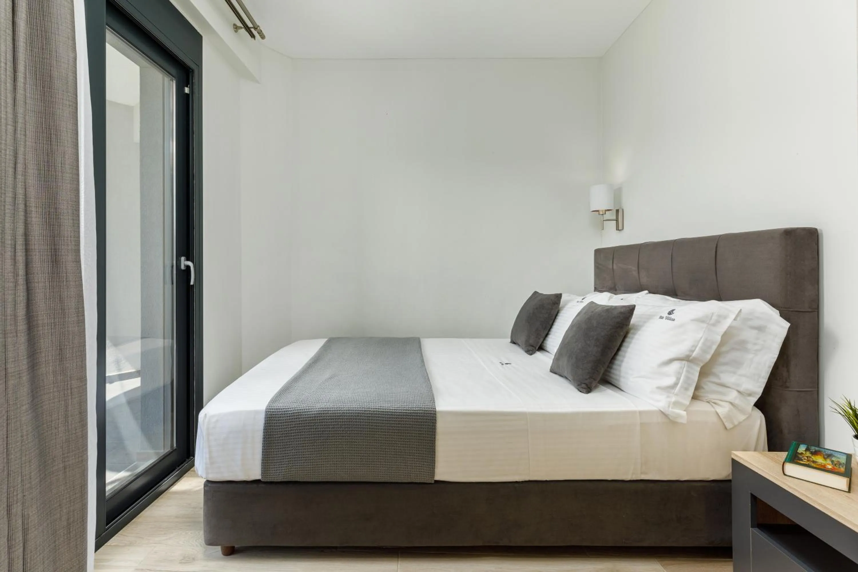 Bedroom, Bed in Ilis Villas