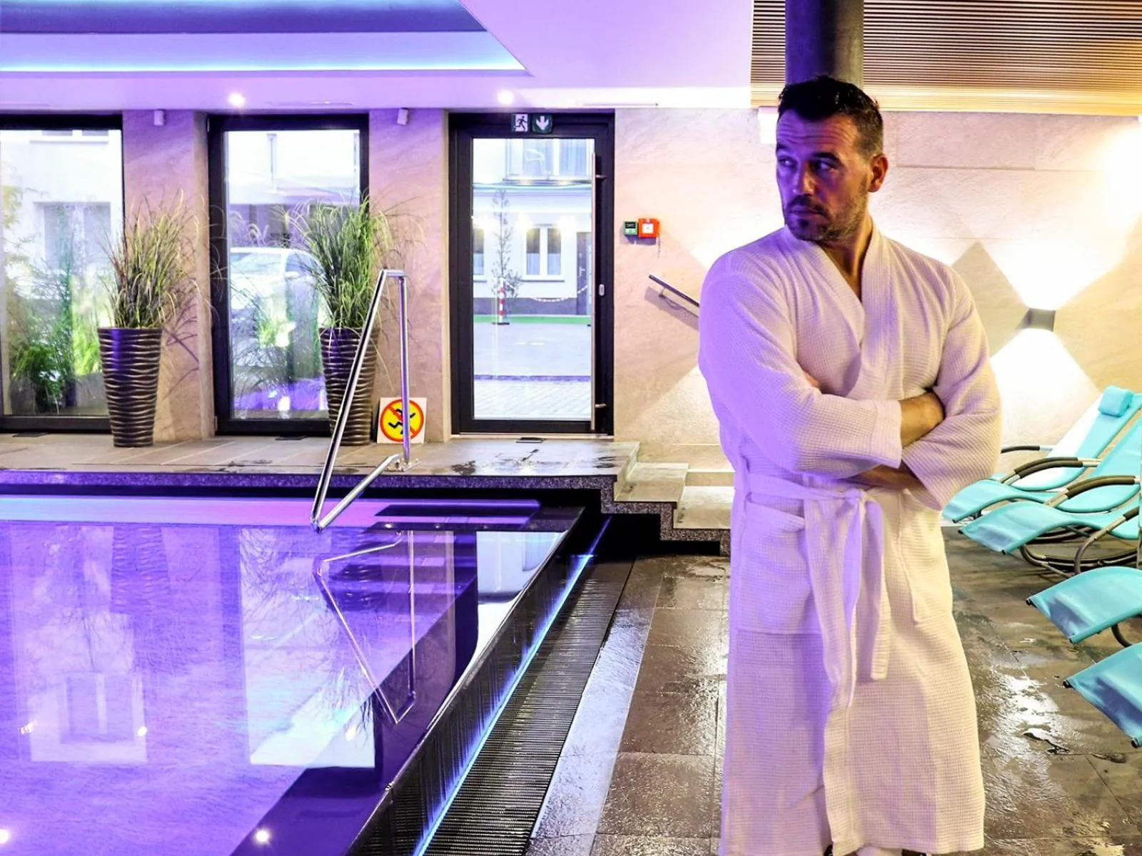 Swimming pool in Villa Delfin Spa