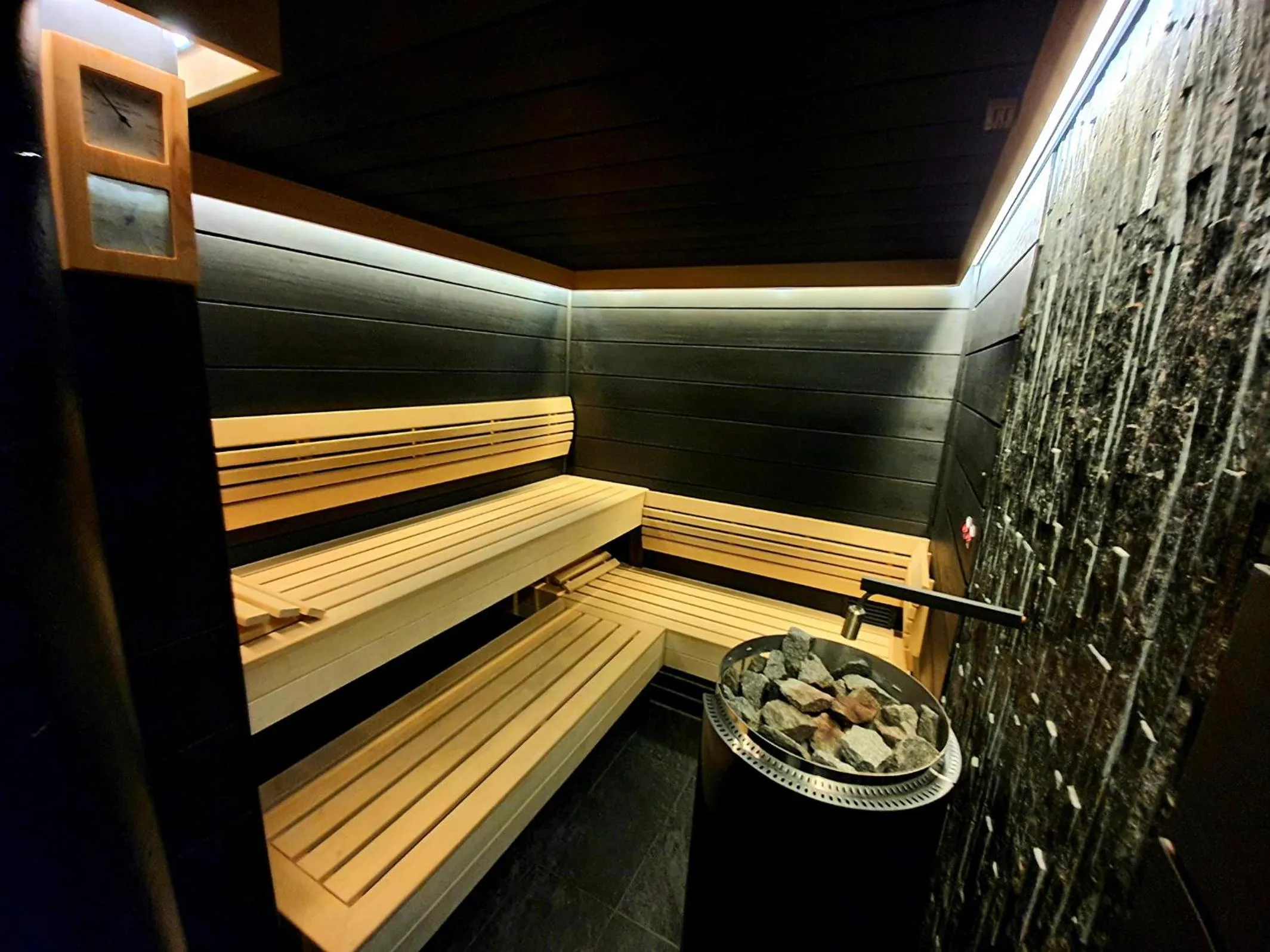 Sauna in Villa Delfin Spa