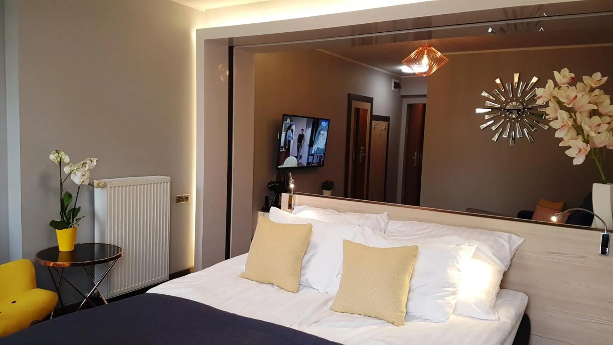 Bed in Villa Delfin Spa