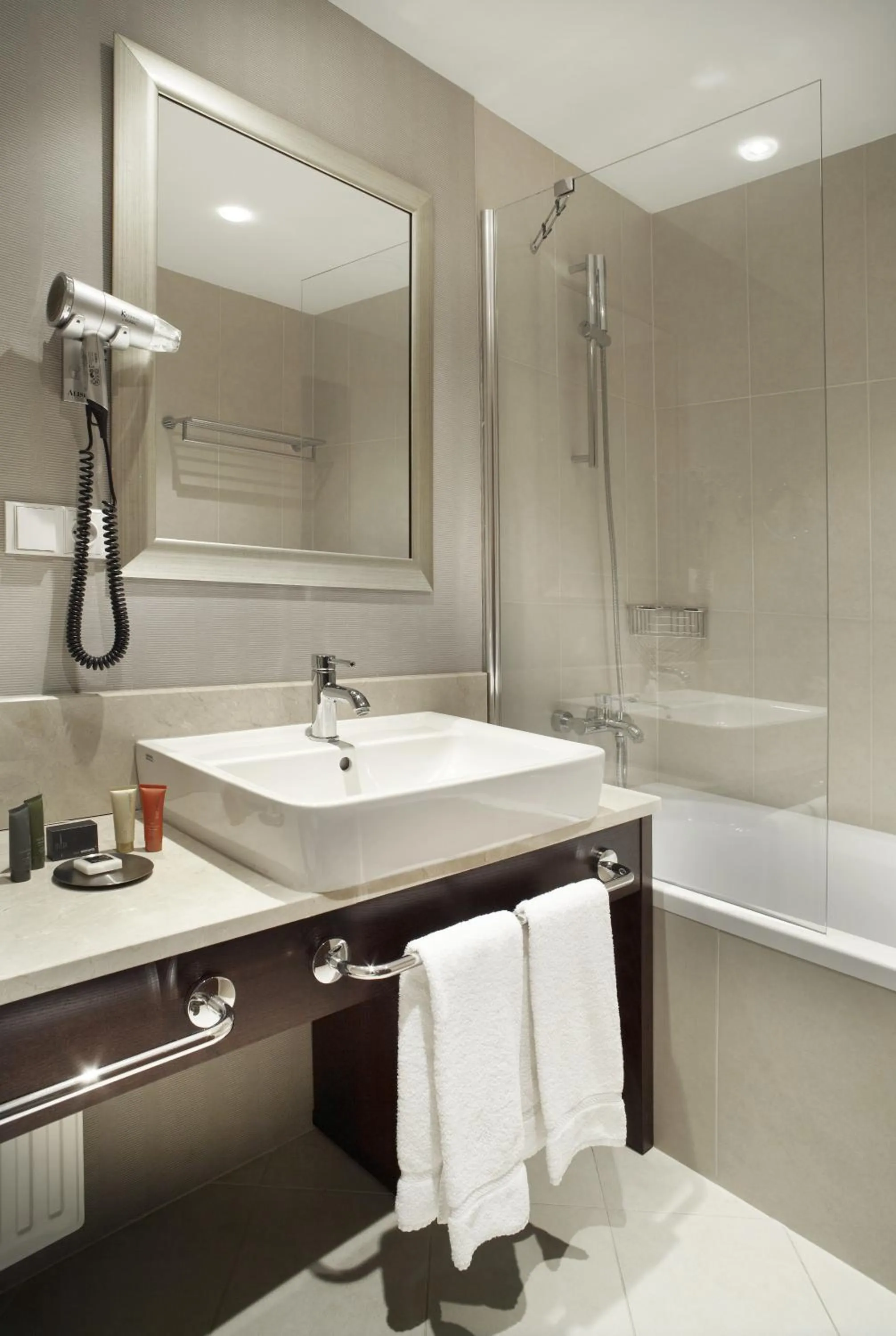 Shower in The Hotel Fitzgerald