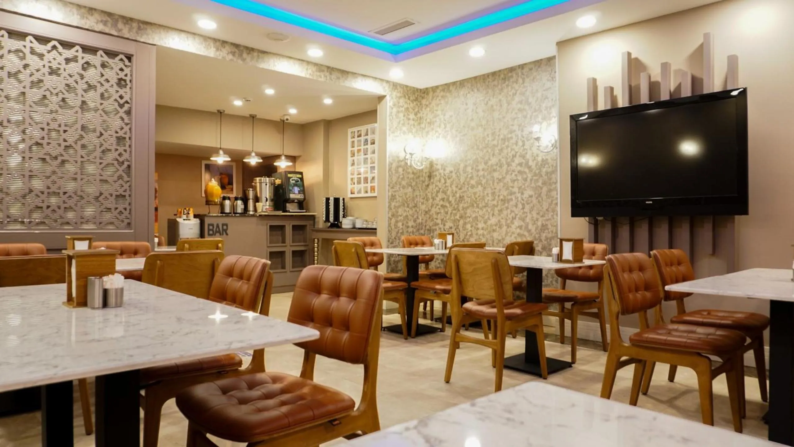 Raymond Hotel Old City