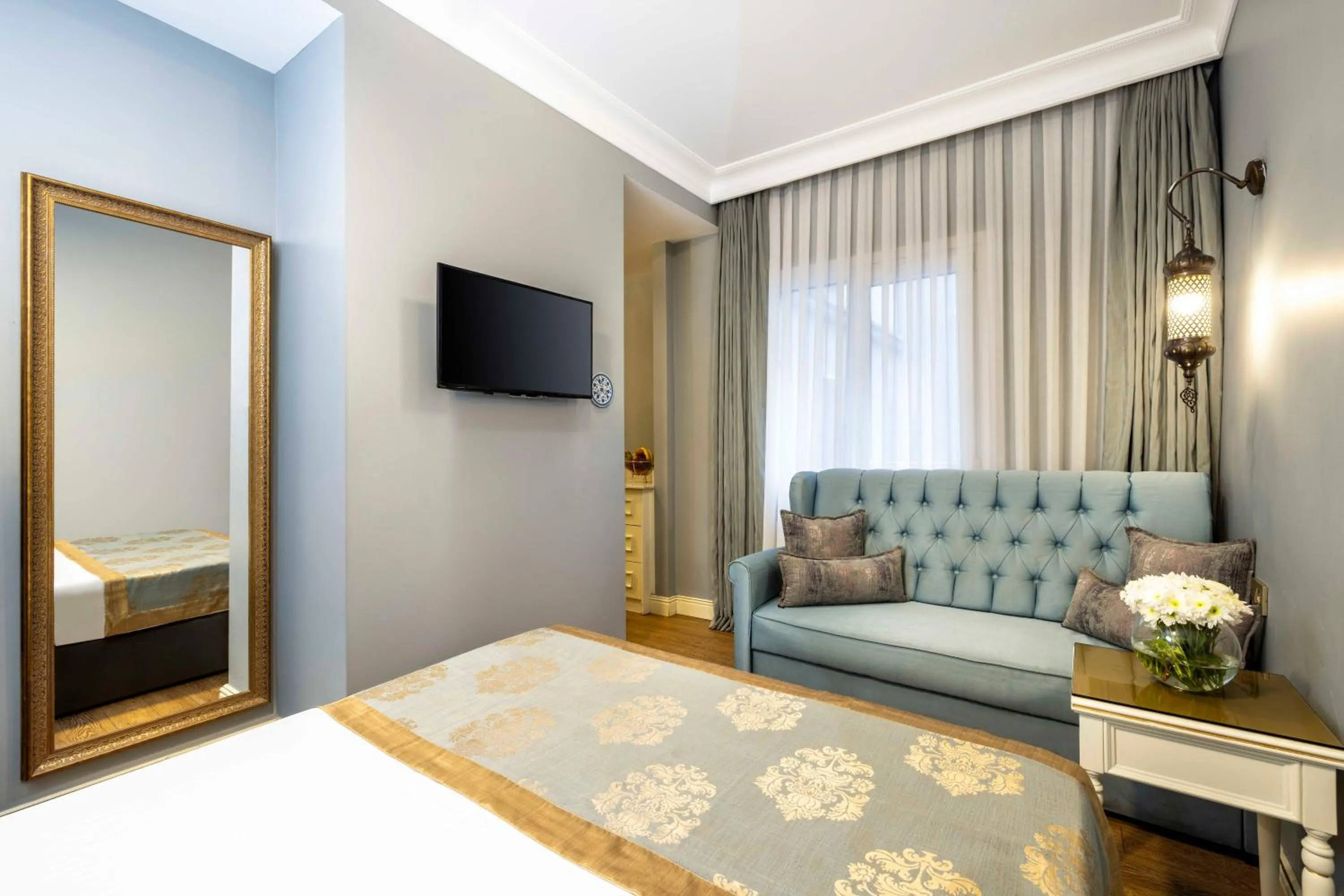 Bed in Raymond Hotel Old City