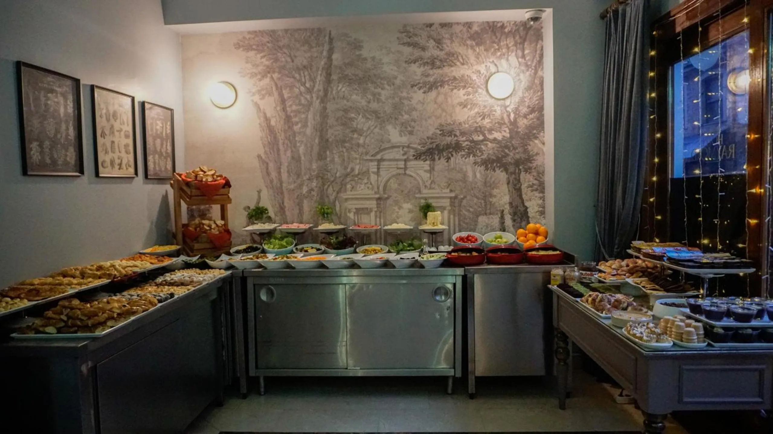 Raymond Hotel Old City