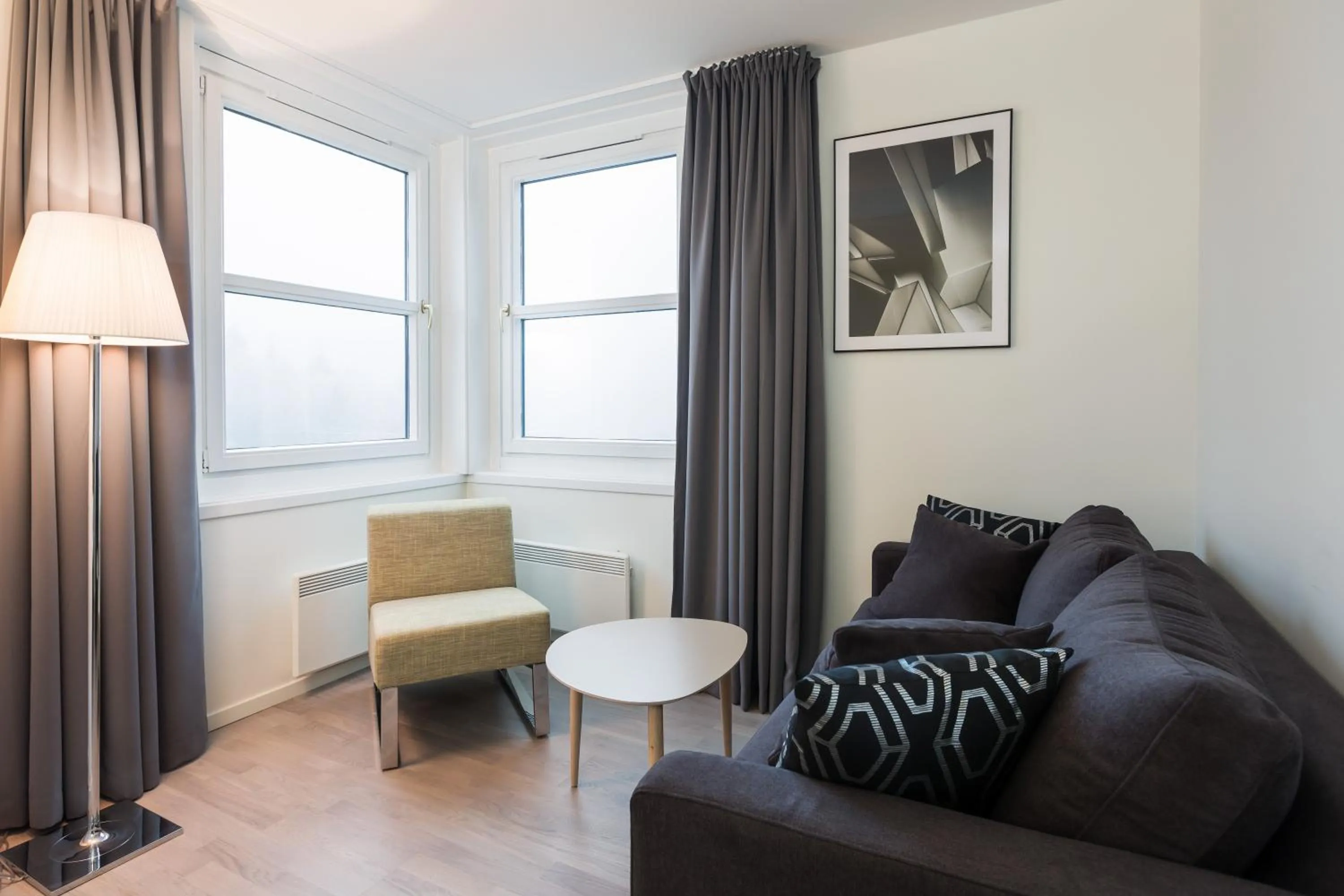 Seating area in Quality Hotel Entry