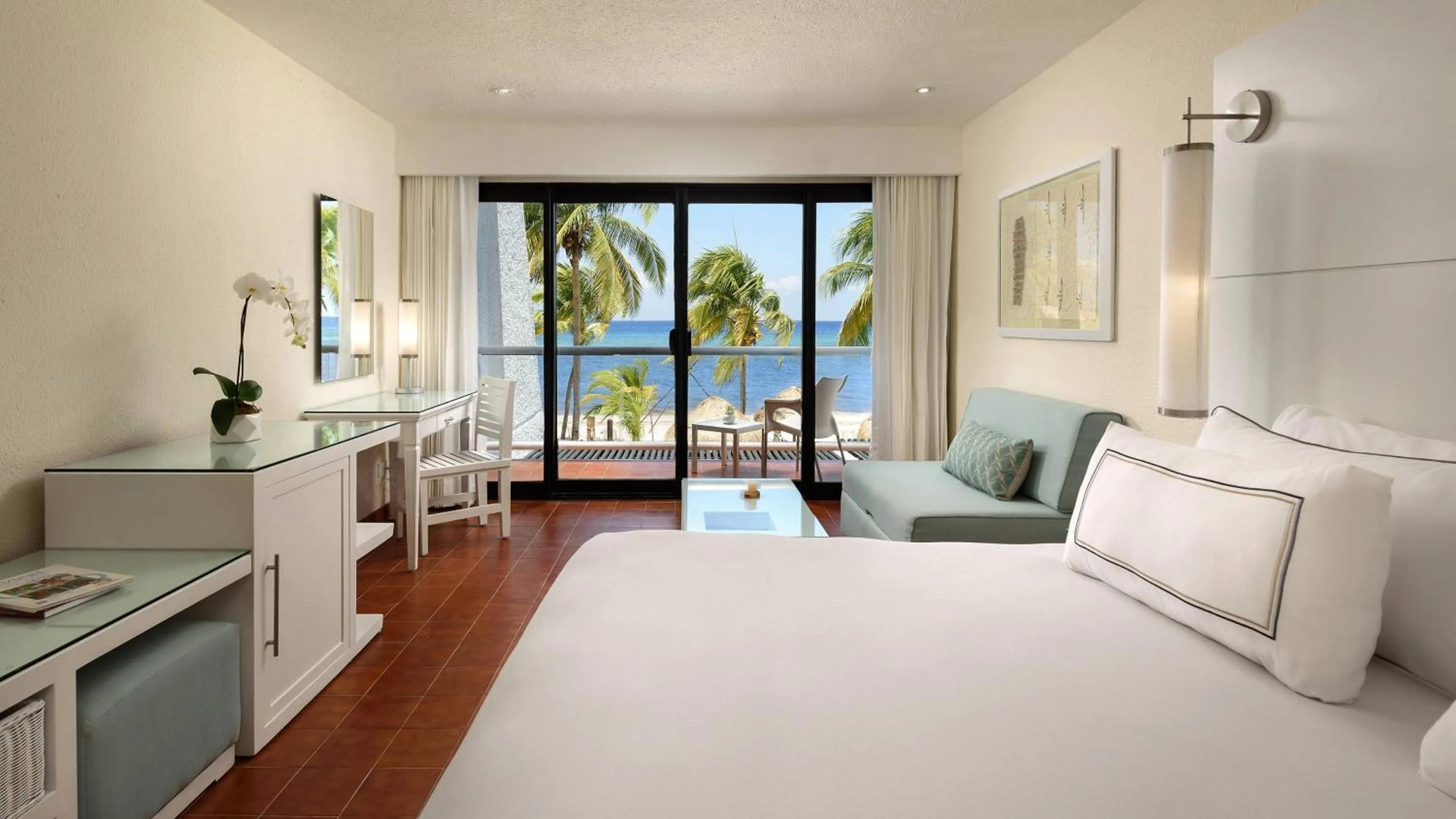 Balcony/Terrace, Bed in Meliá Cozumel - All Inclusive