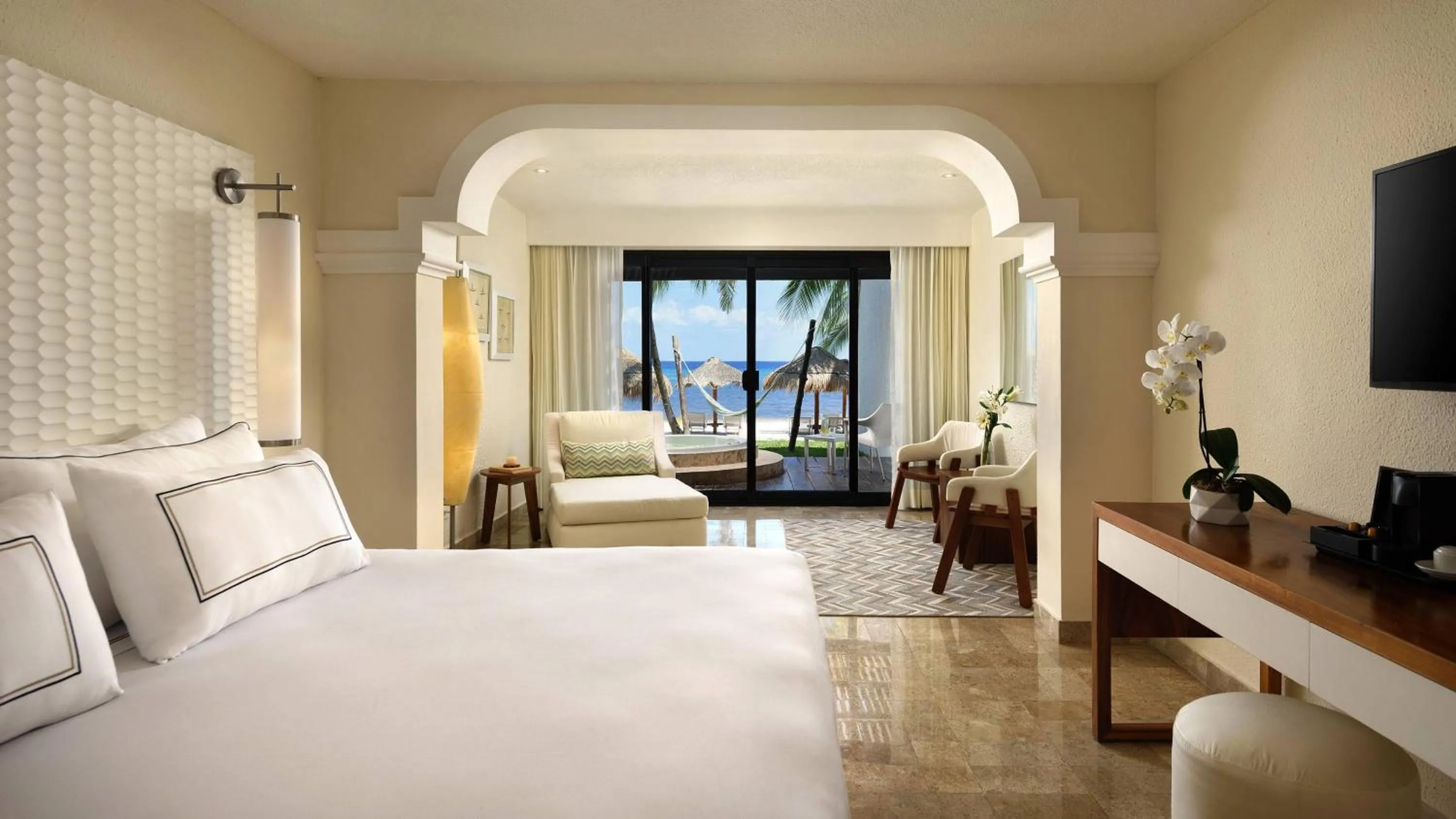 Property building, Bed in Meliá Cozumel - All Inclusive