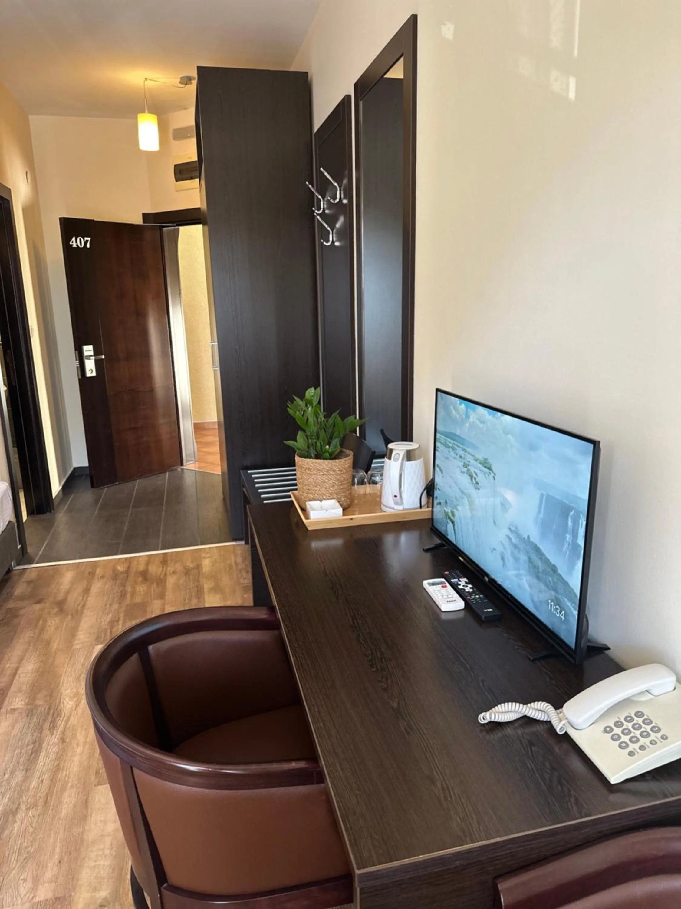 Lucic Rooms & Suites