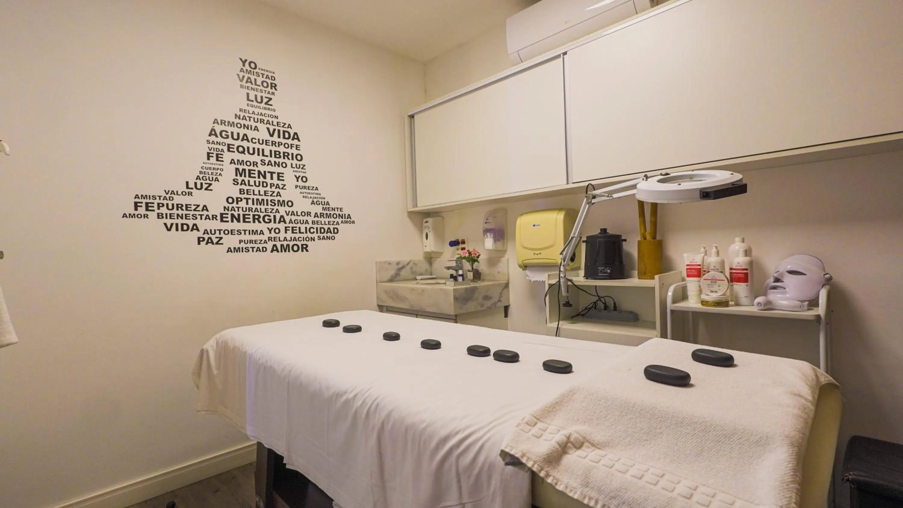 Massage in Ferraretto Guarujá Hotel & Spa