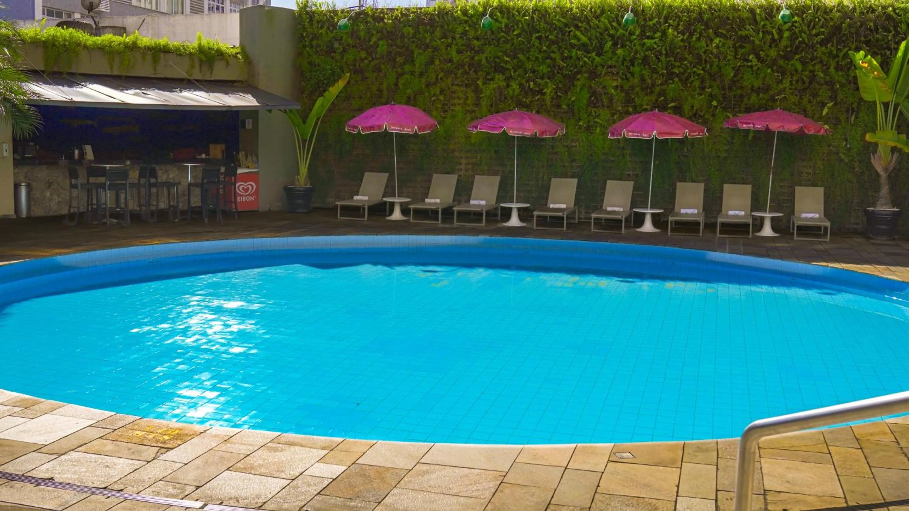 Swimming pool in Ferraretto Guarujá Hotel & Spa