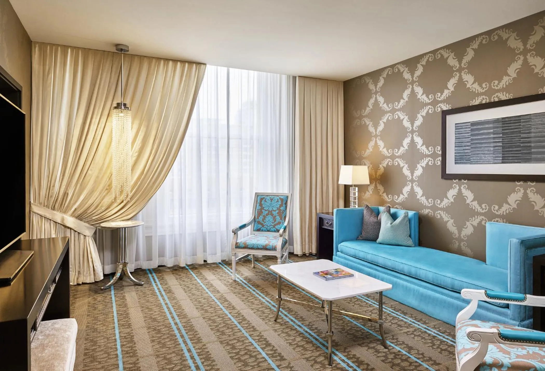 TV and multimedia in The Nines, a Luxury Collection Hotel, Portland