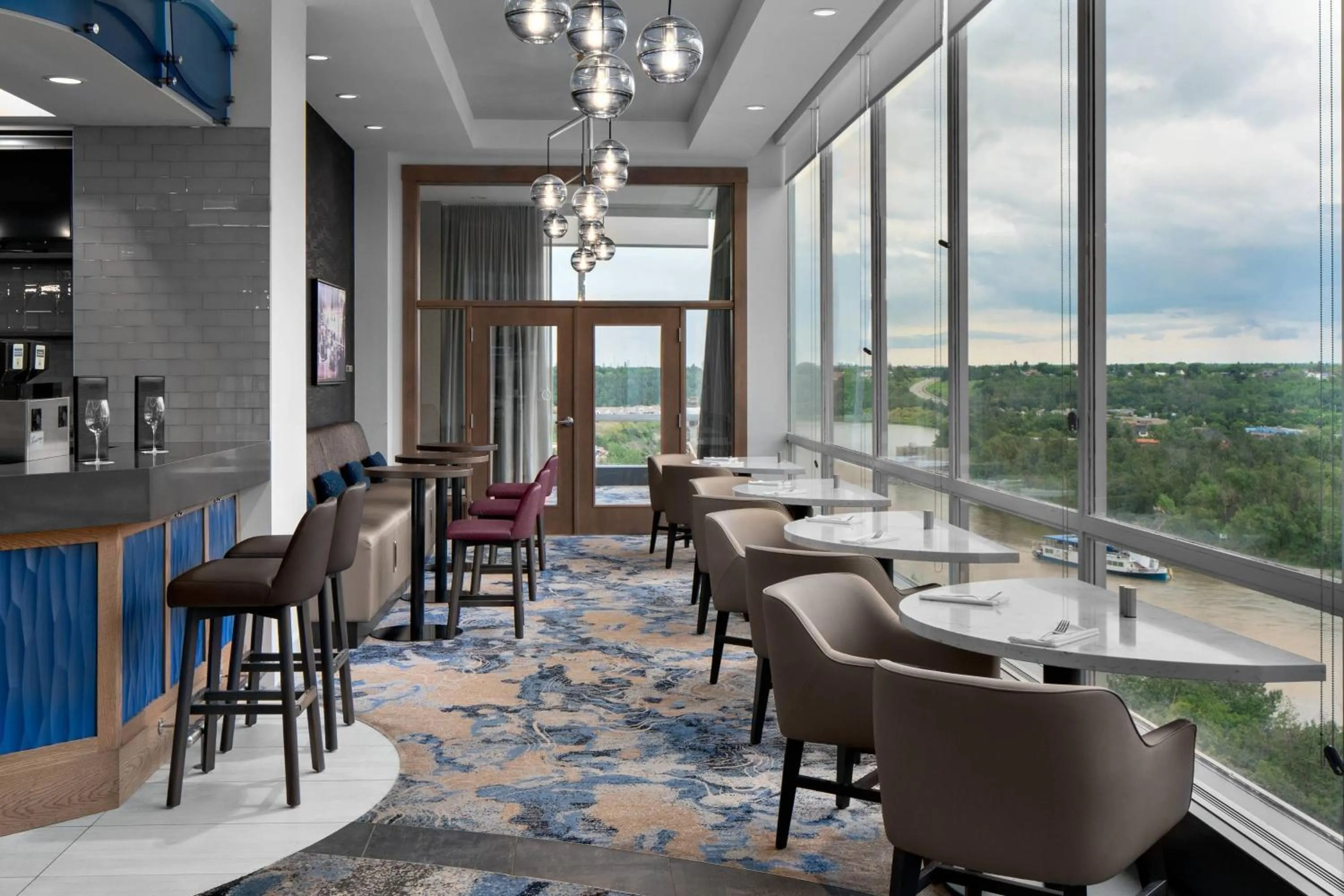 Restaurant/places to eat in Courtyard by Marriott Edmonton Downtown