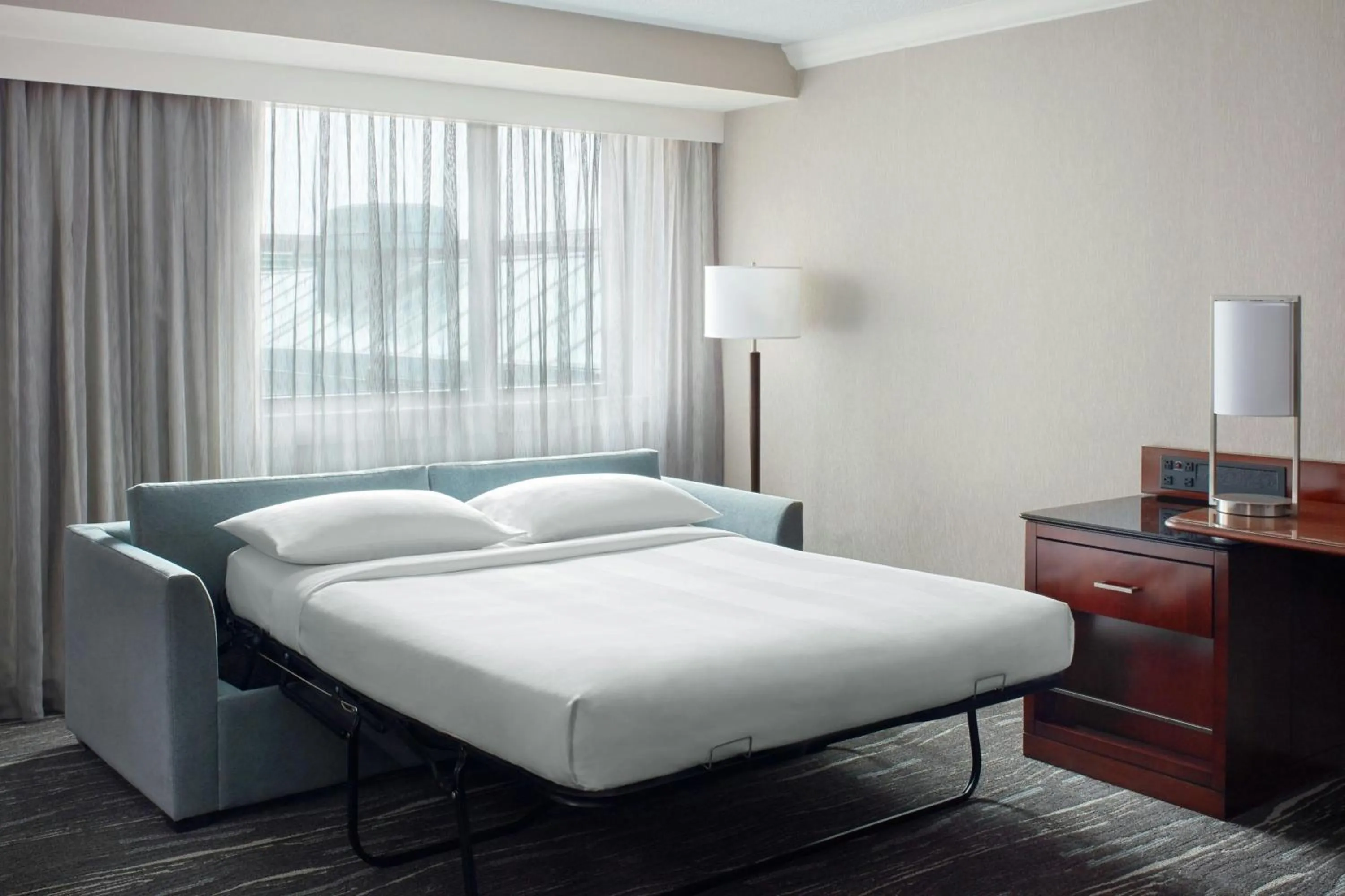 Photo of the whole room, Bed in Halifax Marriott Harbourfront Hotel