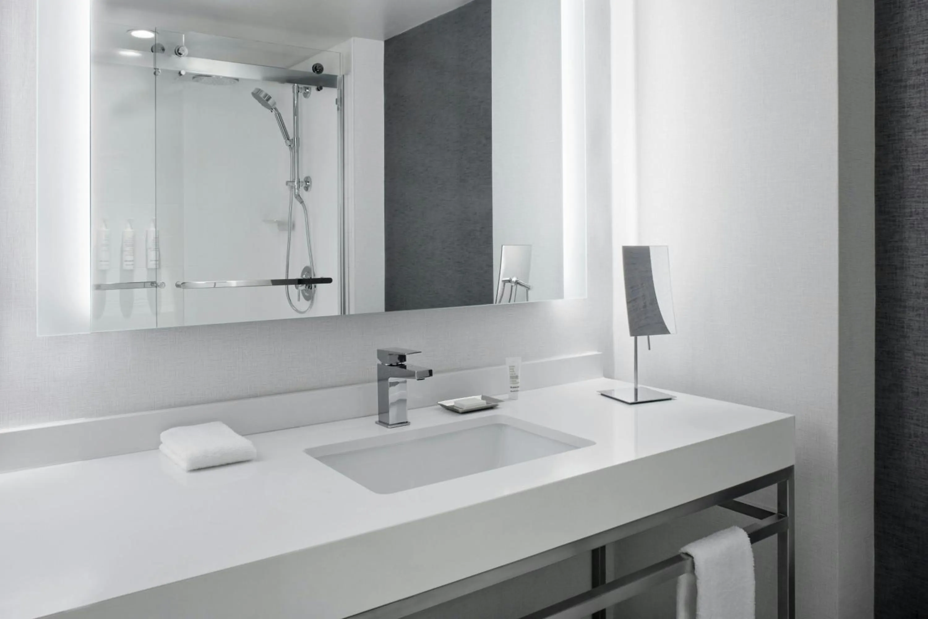 Bathroom in Halifax Marriott Harbourfront Hotel