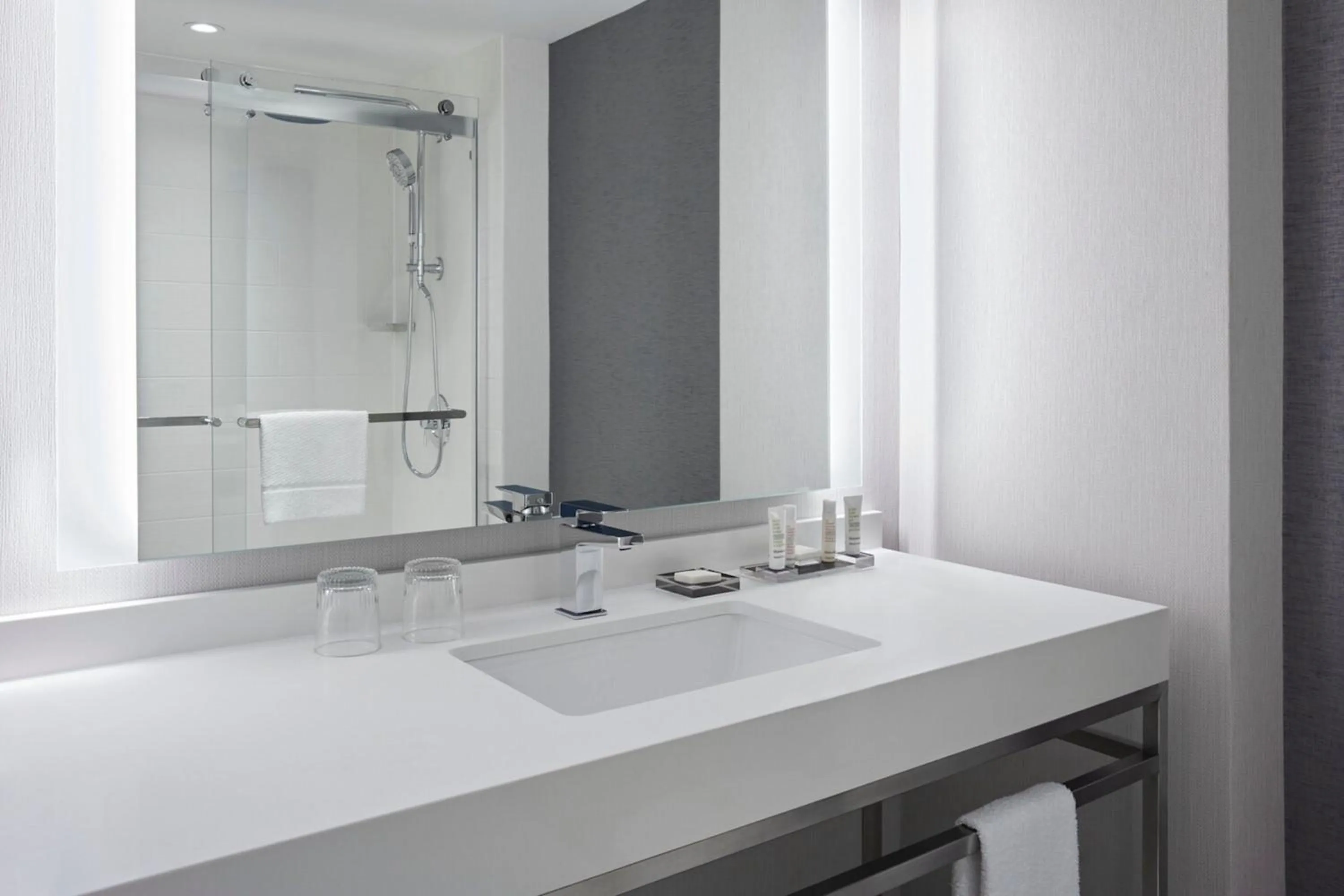 Bathroom in Halifax Marriott Harbourfront Hotel