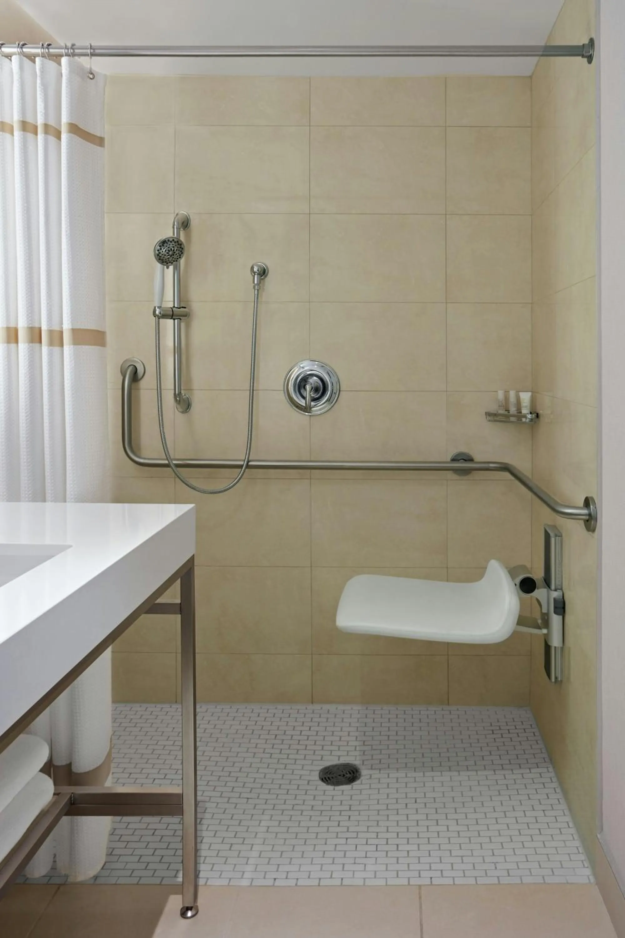 Bathroom in Halifax Marriott Harbourfront Hotel