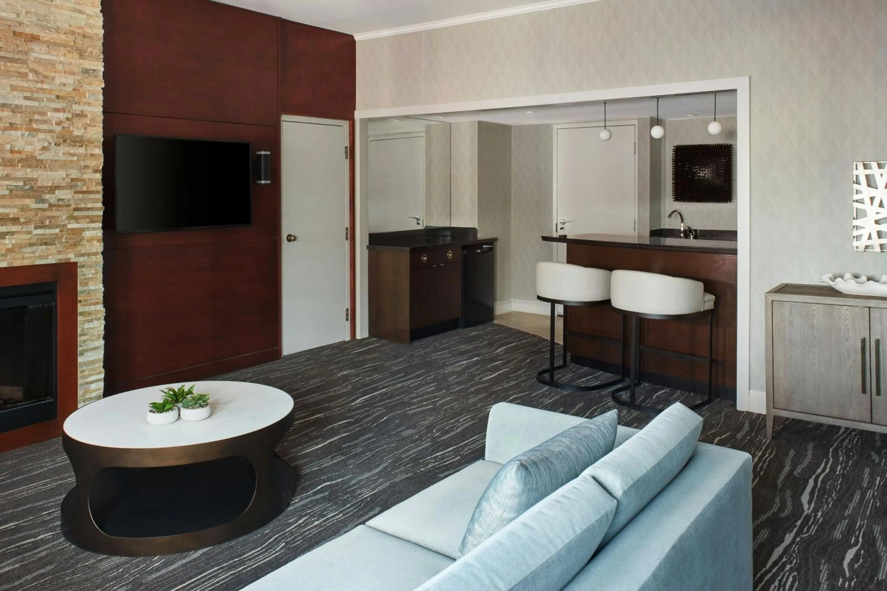 Living room in Halifax Marriott Harbourfront Hotel