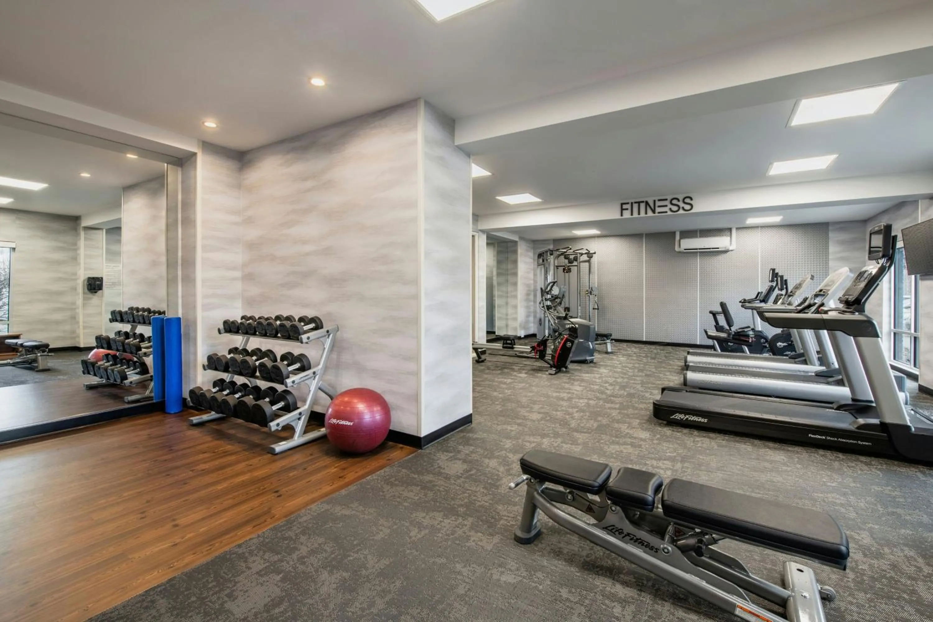 Fitness centre/facilities in Fairfield Inn & Suites by Marriott Kelowna
