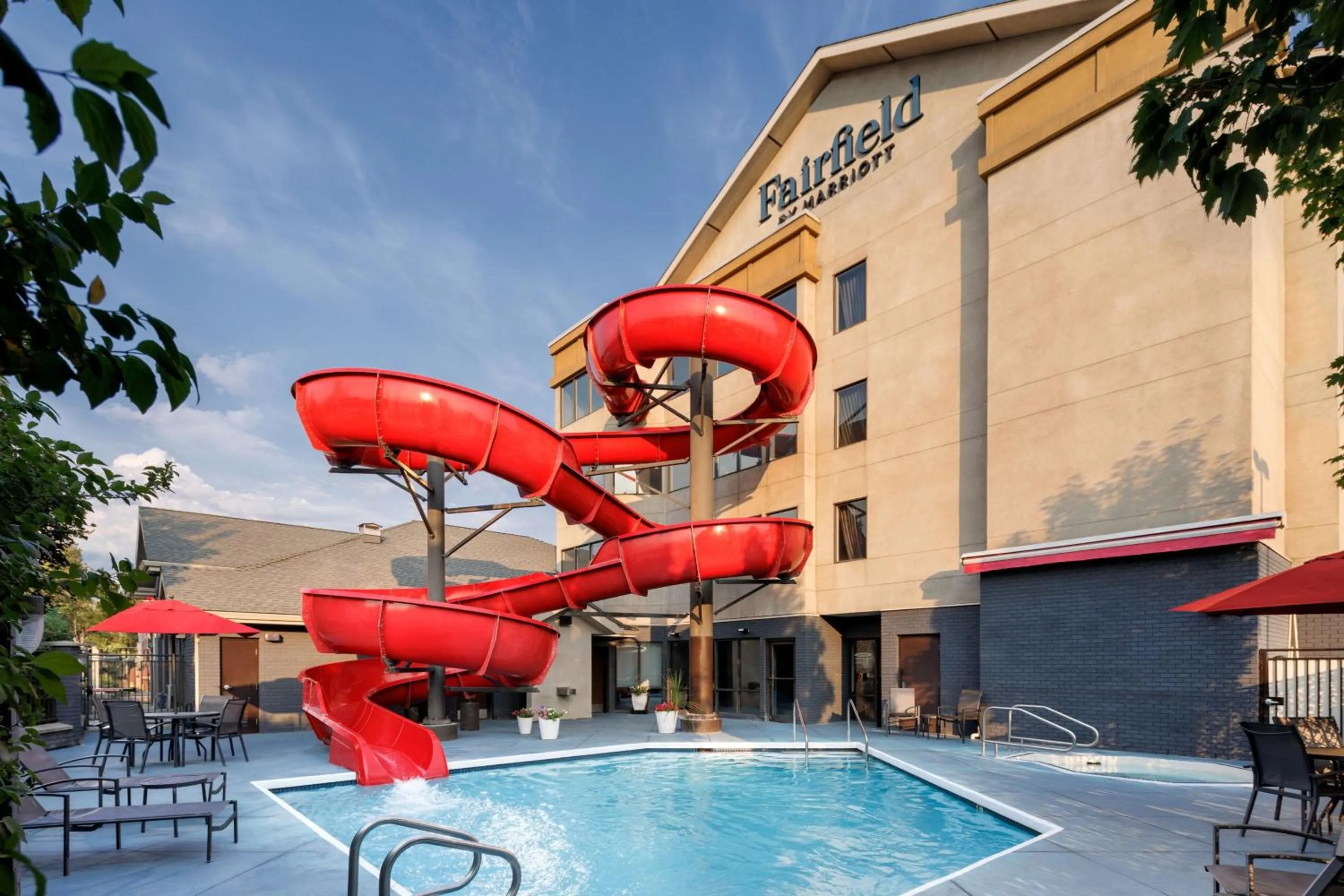 Fitness centre/facilities in Fairfield Inn & Suites by Marriott Kelowna