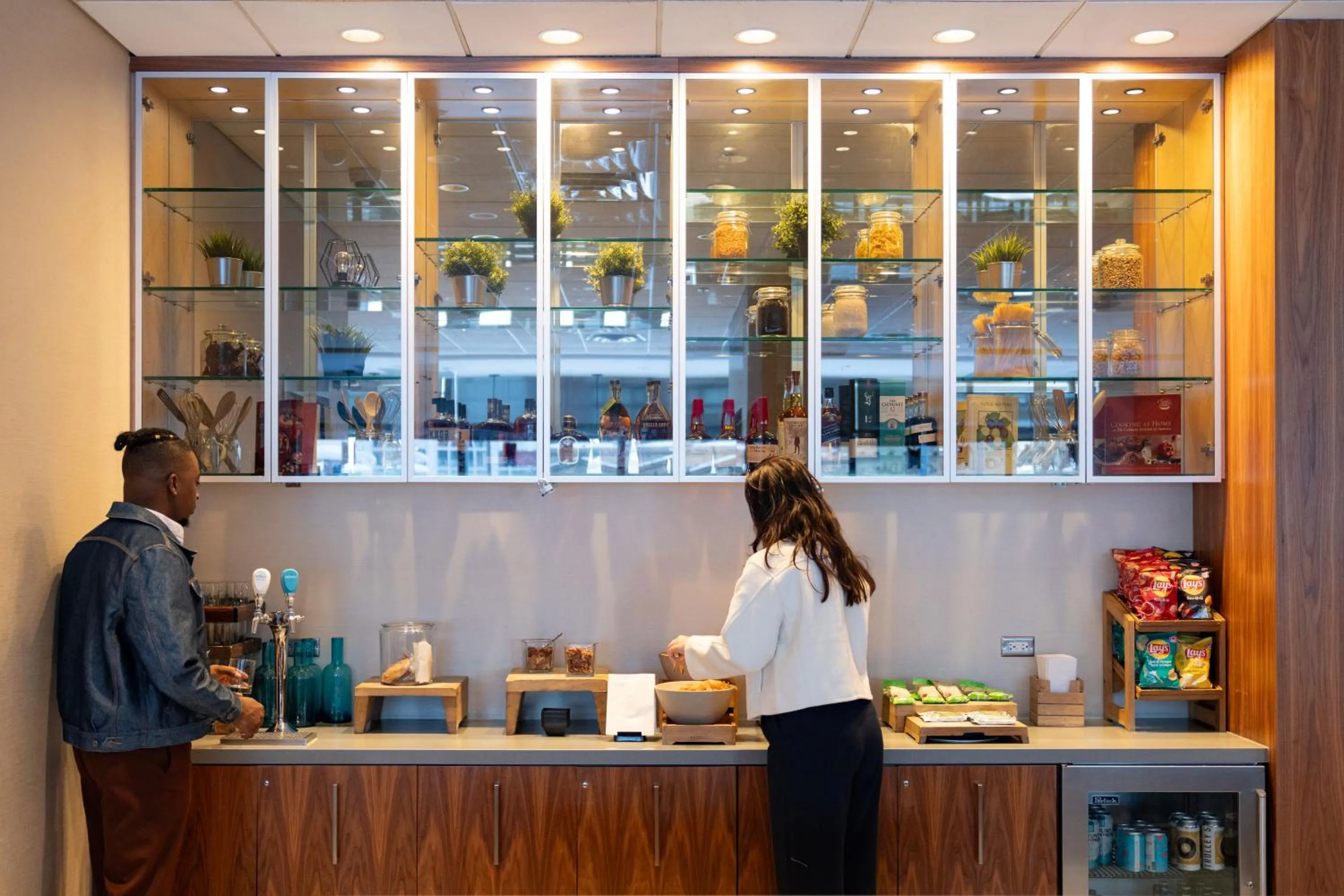 Lounge or bar in Calgary Marriott Downtown Hotel