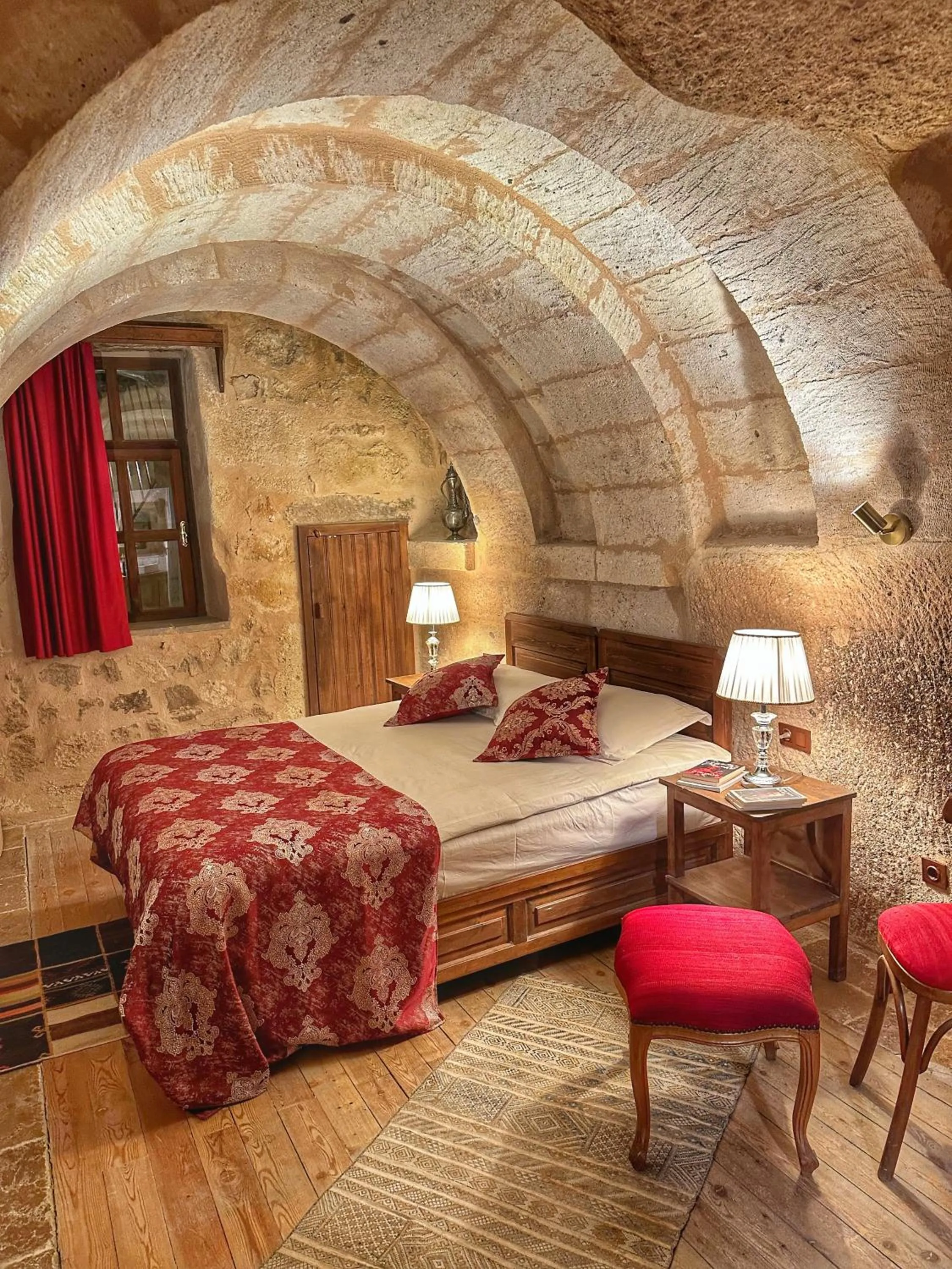 Bedroom, Bed in Takaev Cave House