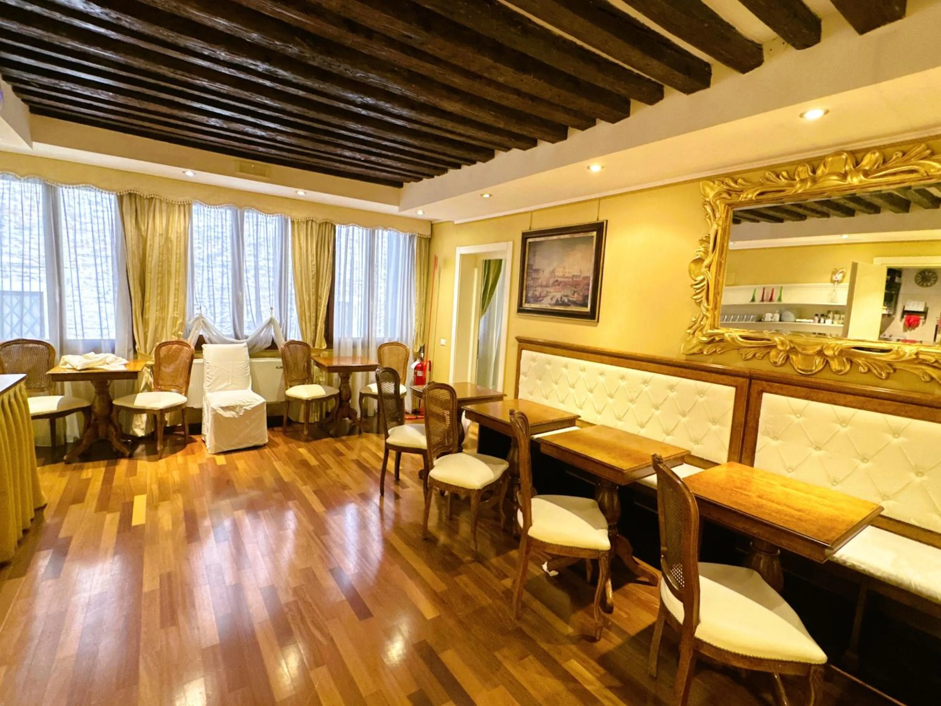 Lounge or bar in Hotel Corte Contarina