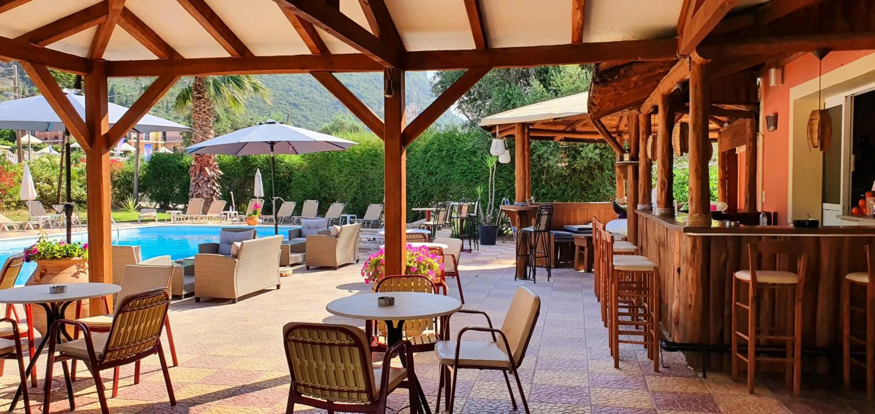 Restaurant/places to eat in Phivos Hotel