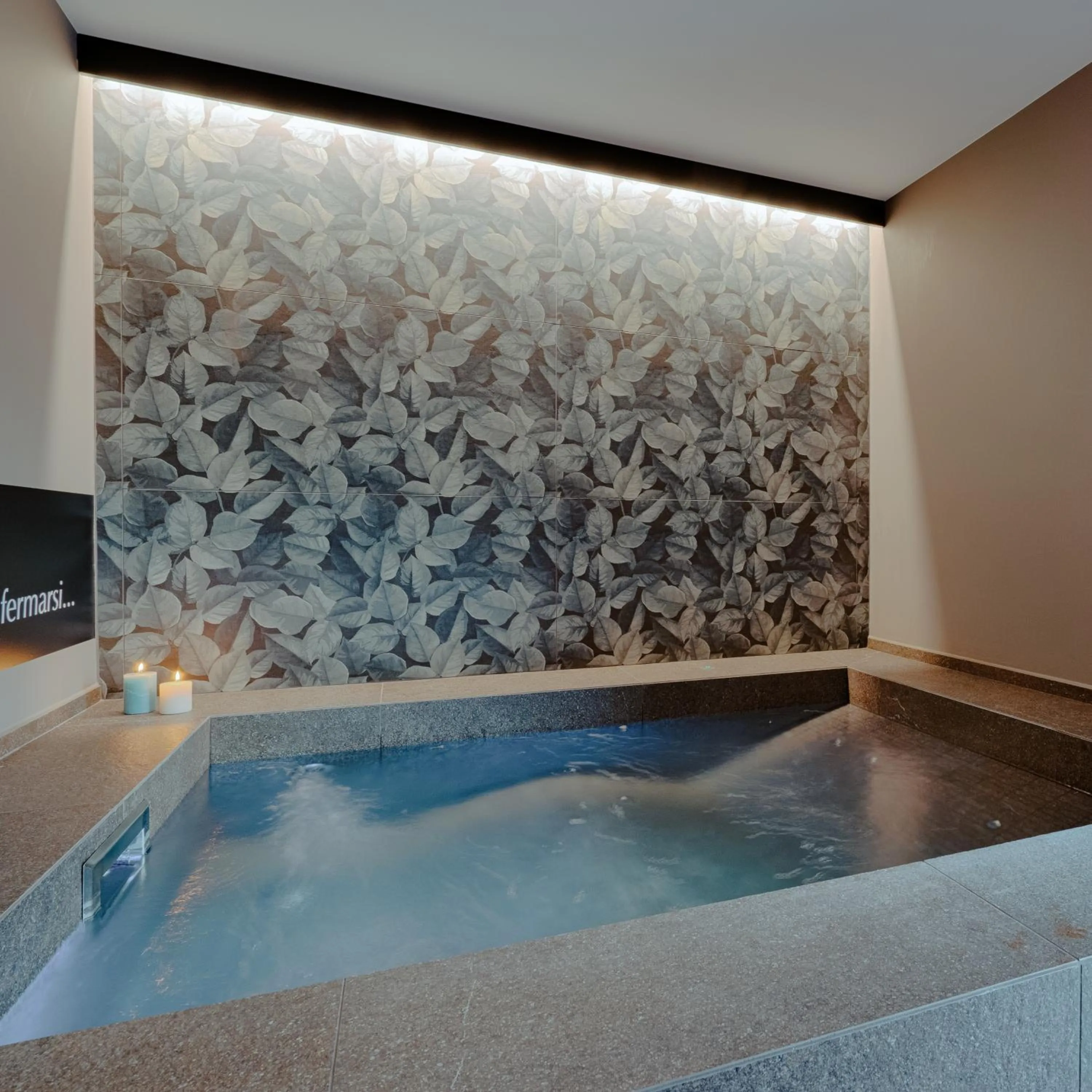 Hot Tub in Hotel Villa Quiete