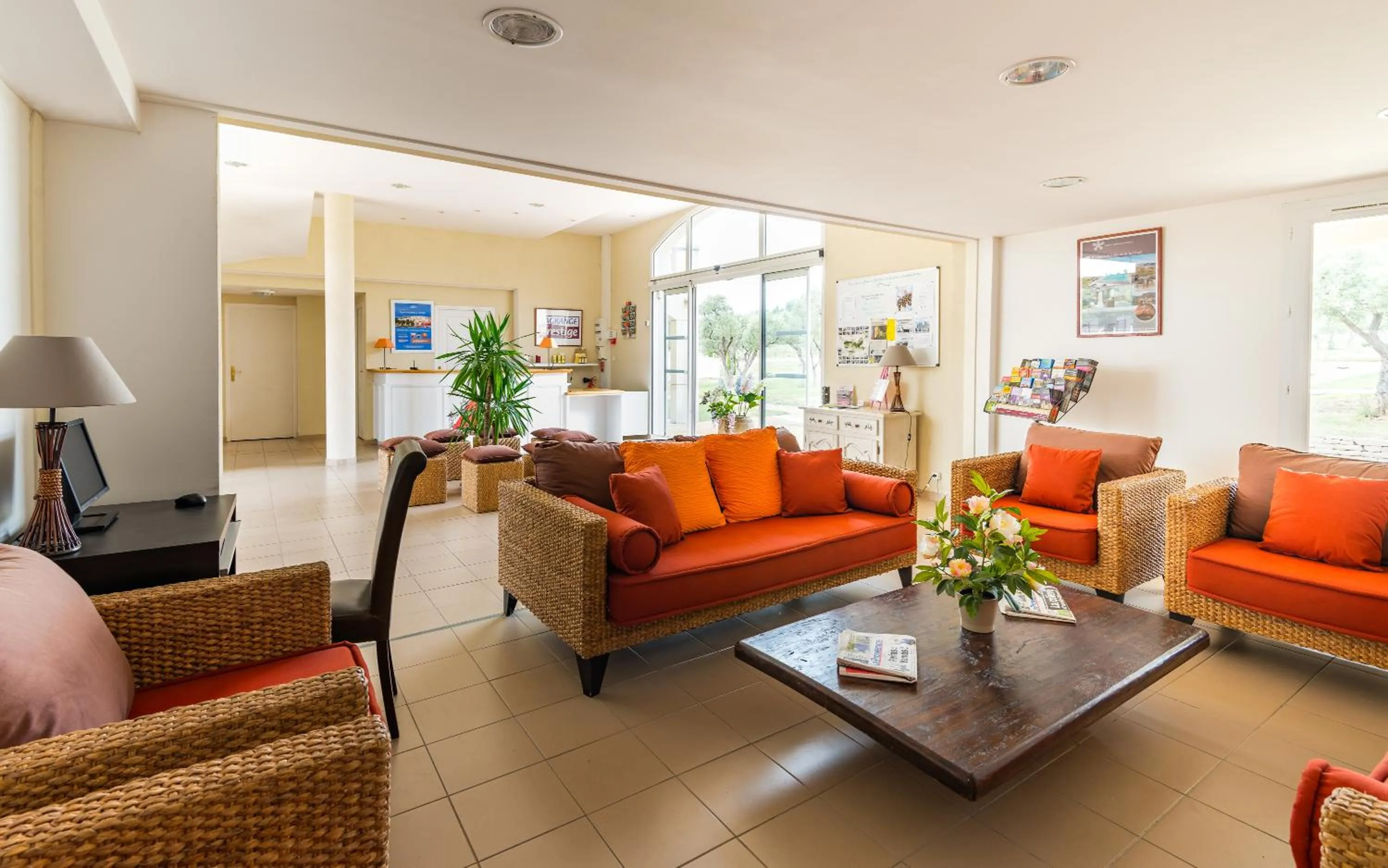 Lobby or reception in Lagrange Vacances Le Domaine de Bourgeac