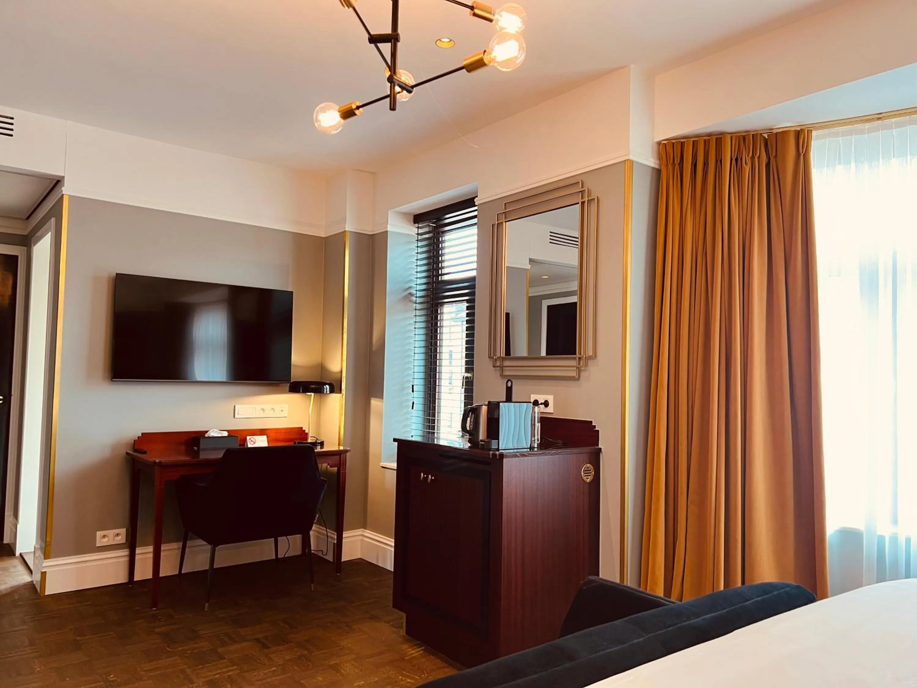 TV and multimedia, Bed in Gatsby Hotel - Adults Only - Small Luxury Hotel - by F-Hotels