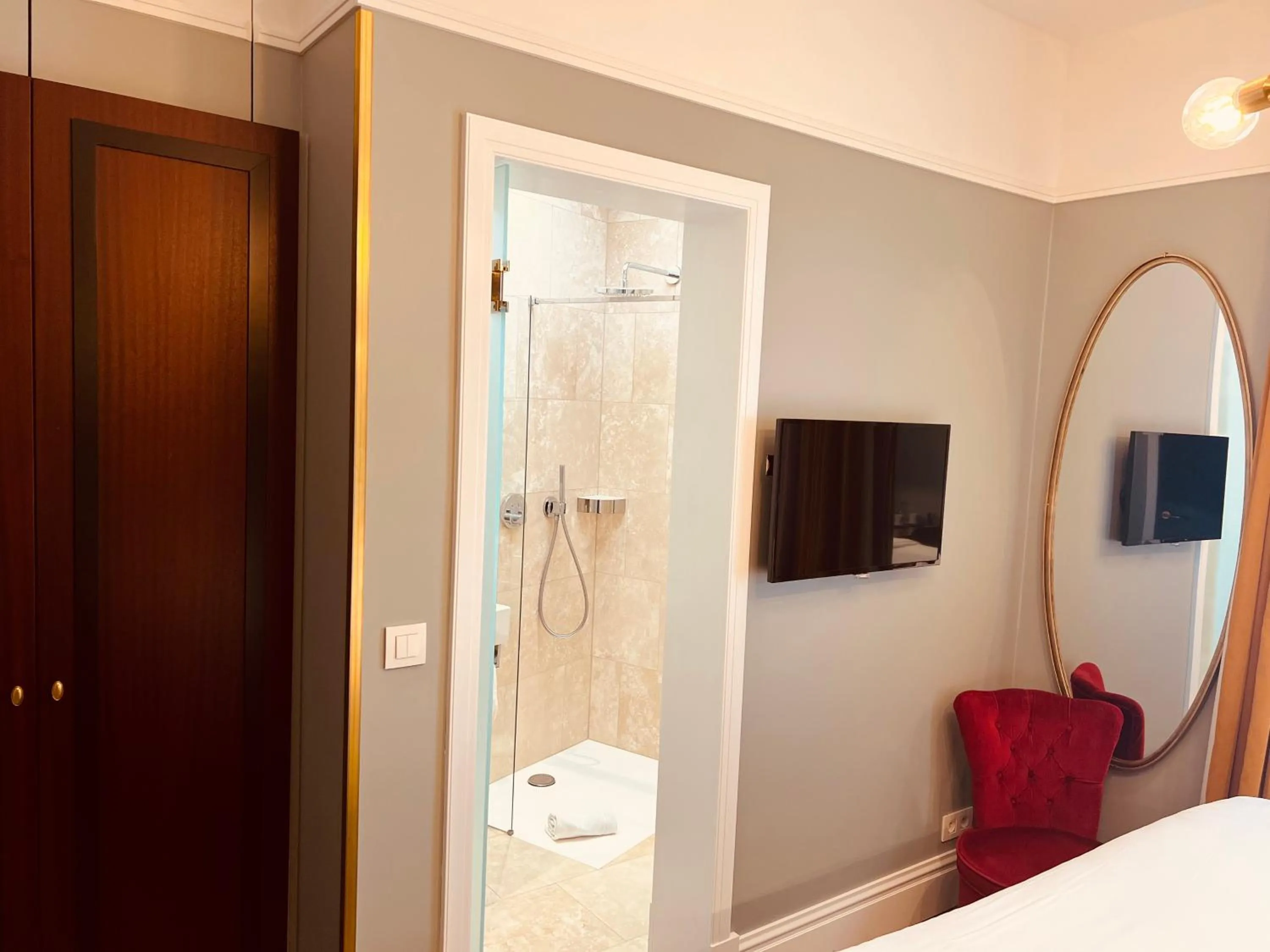 TV and multimedia, Bed in Gatsby Hotel - Adults Only - Small Luxury Hotel - by F-Hotels