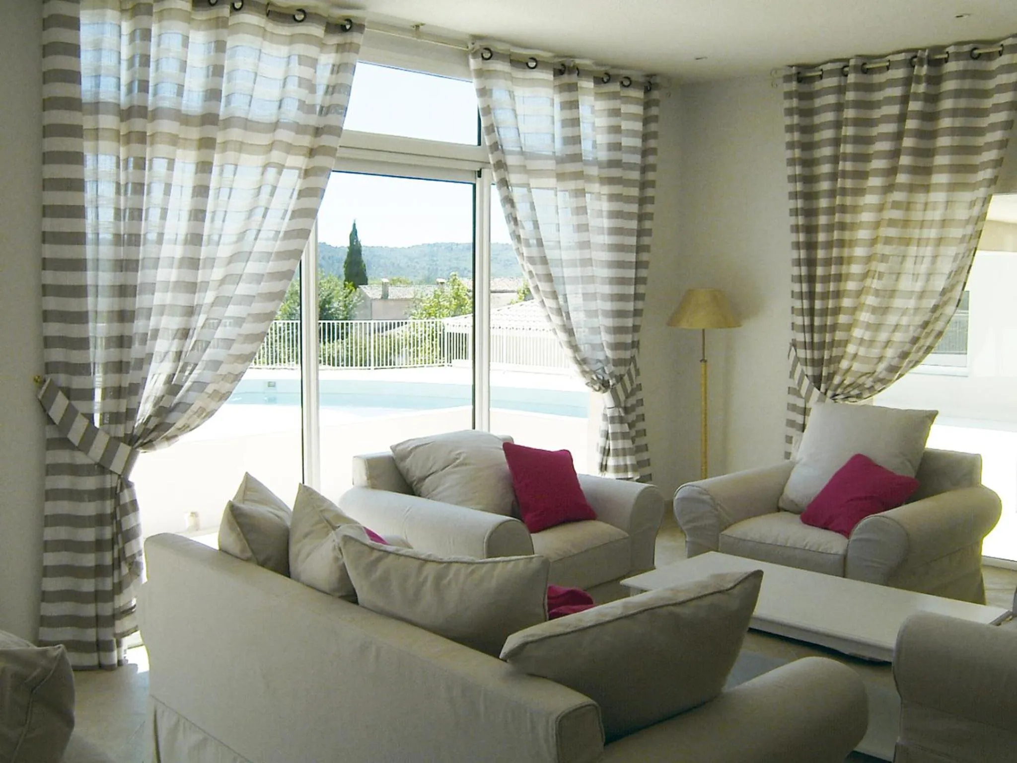 Lobby or reception in Lagrange Vacances Les Bastides des Chaumettes