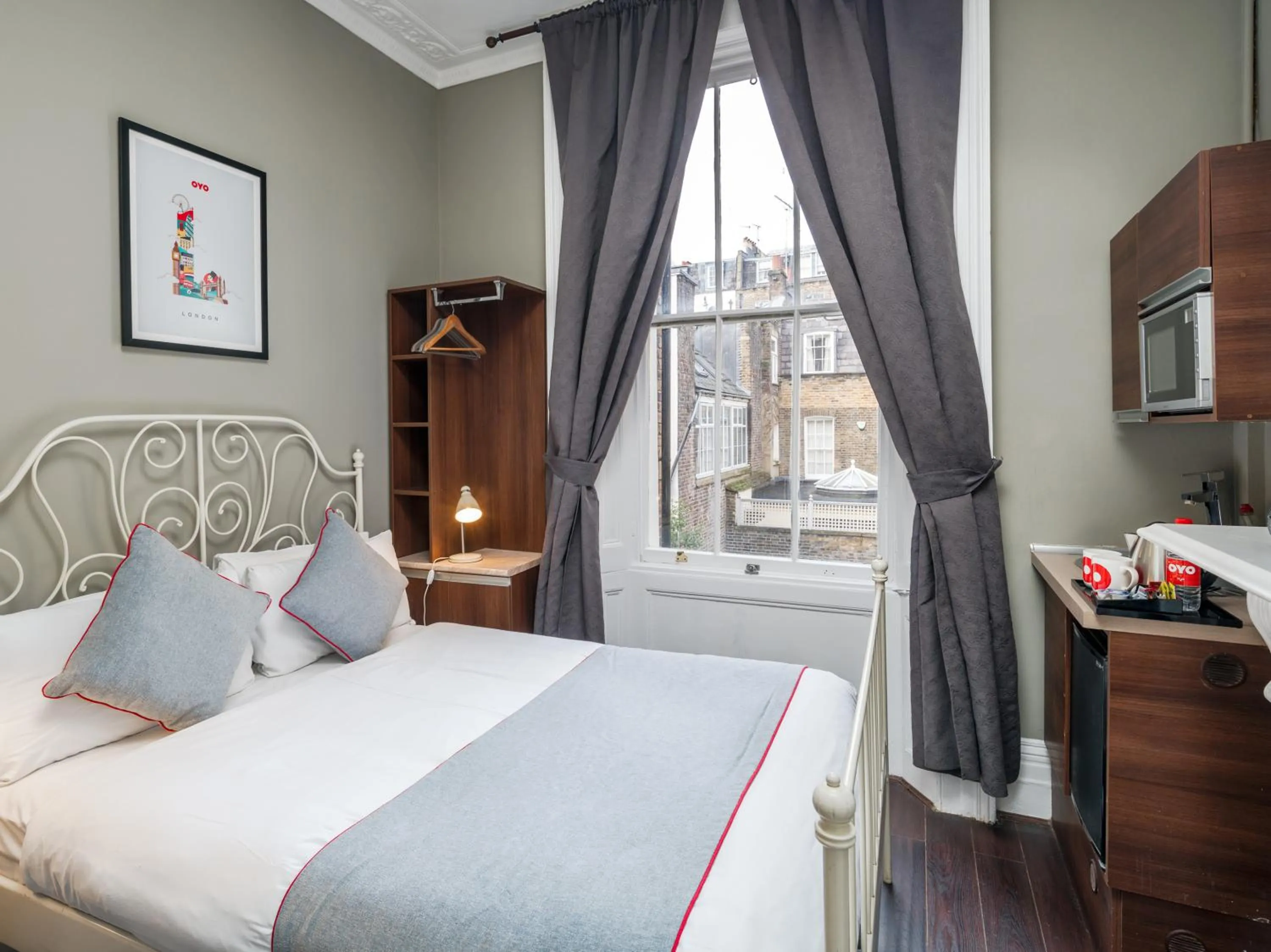 Bedroom in Belgravia Rooms Hotel