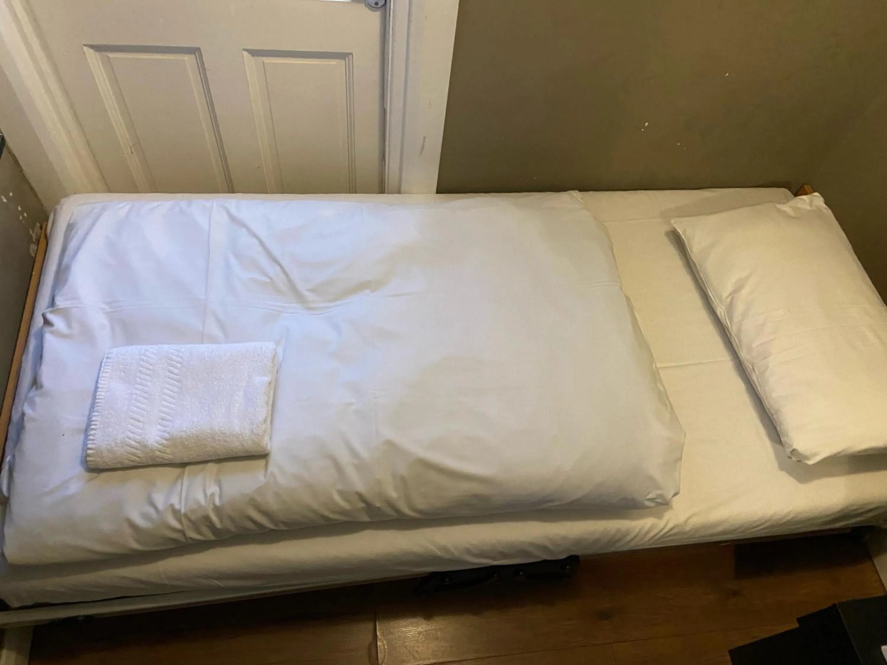 Bed in Belgravia Rooms Hotel