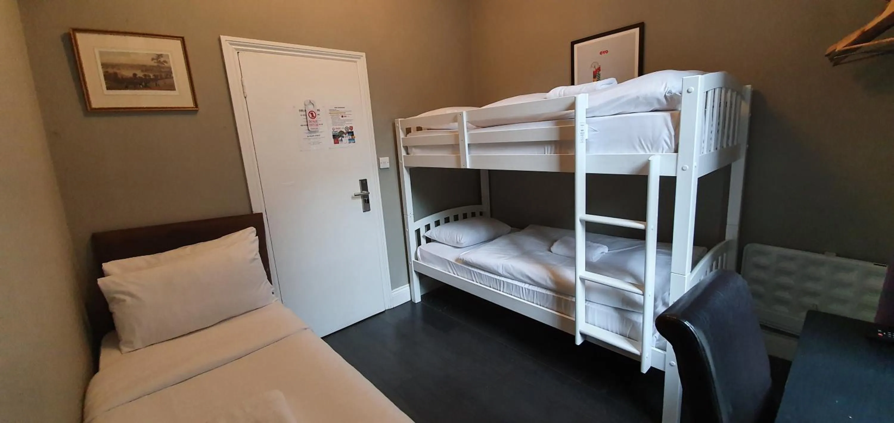 Bedroom in Belgravia Rooms Hotel