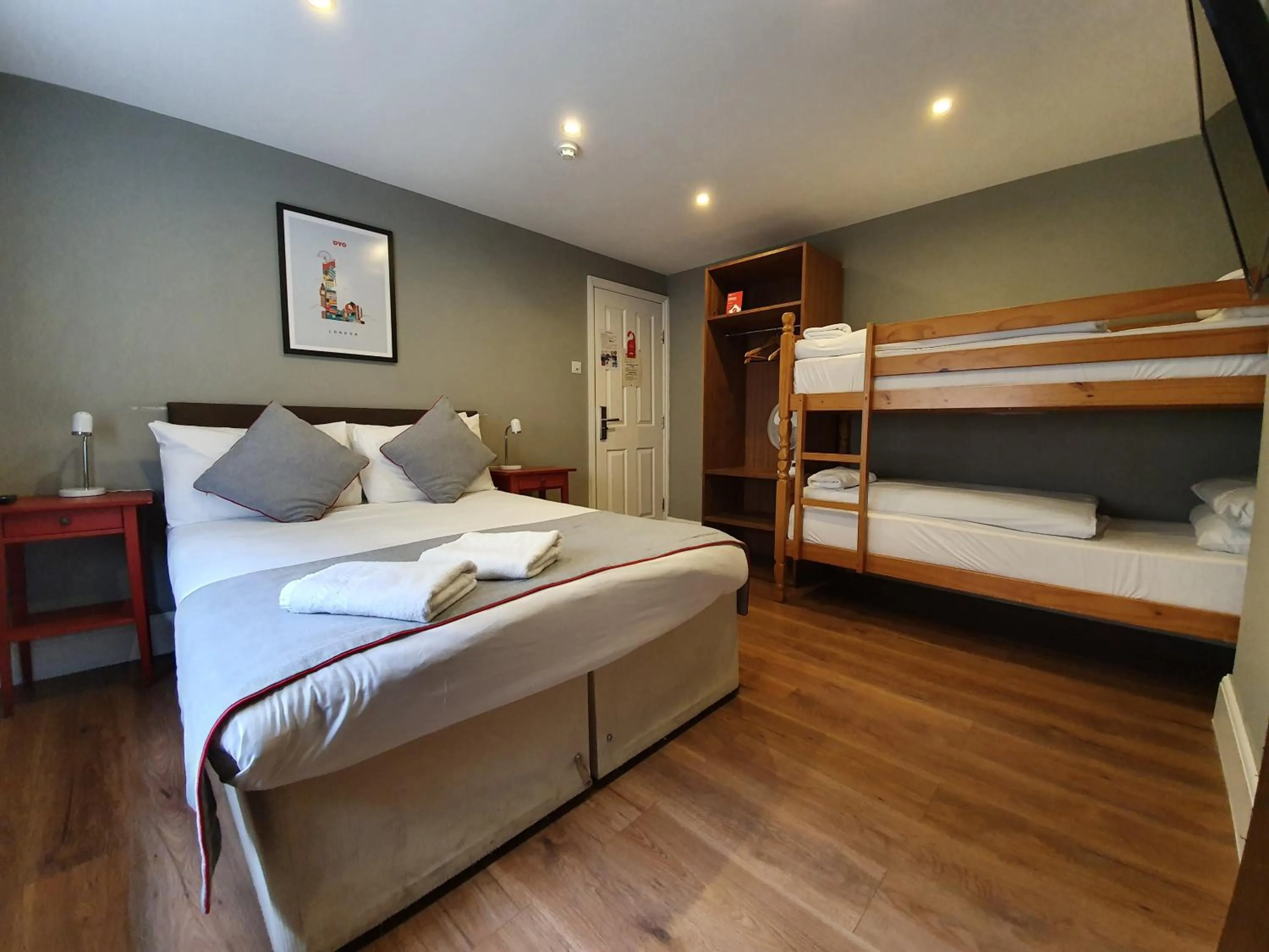 Photo of the whole room in Belgravia Rooms Hotel