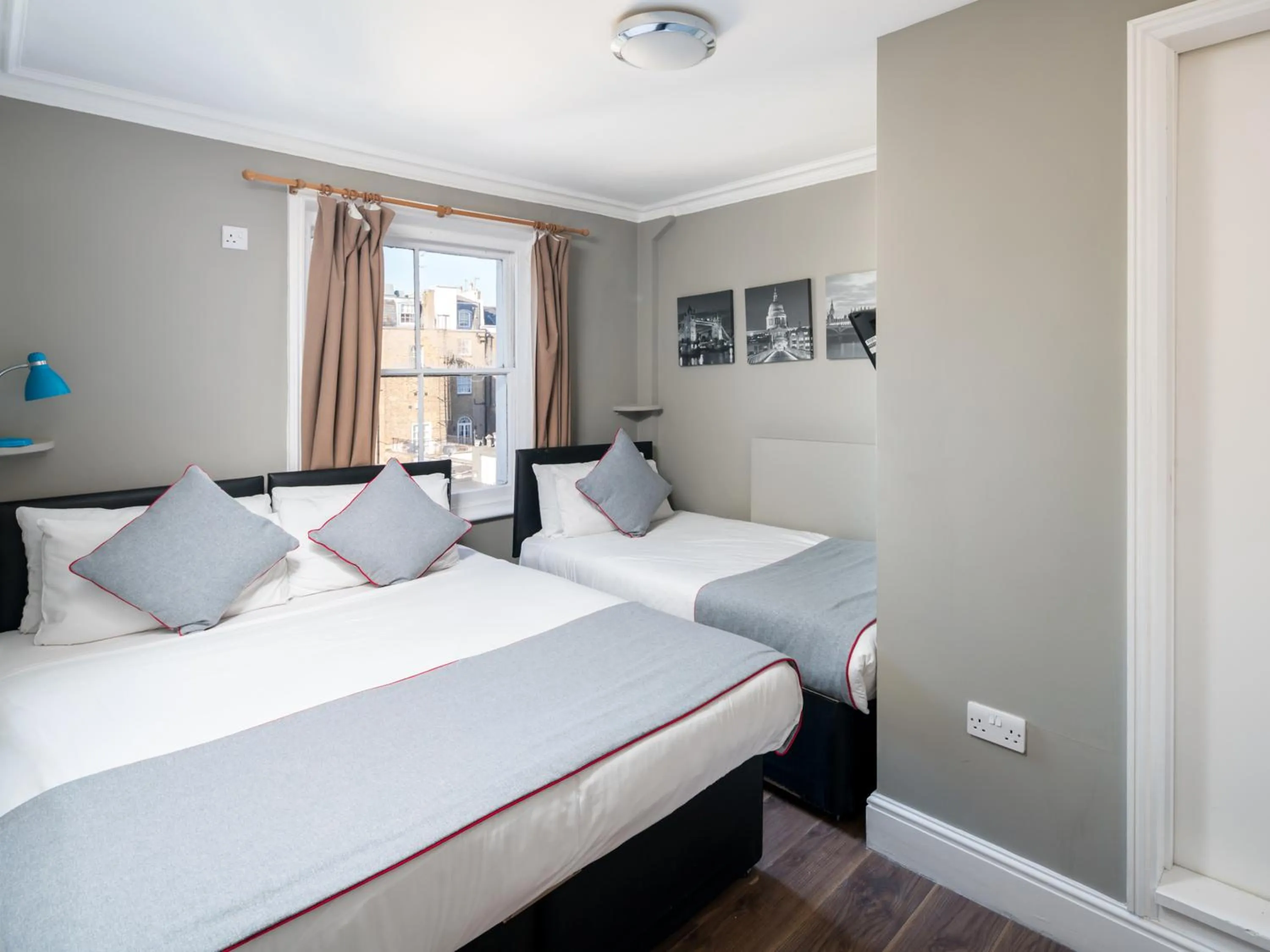 Bedroom in Belgravia Rooms Hotel