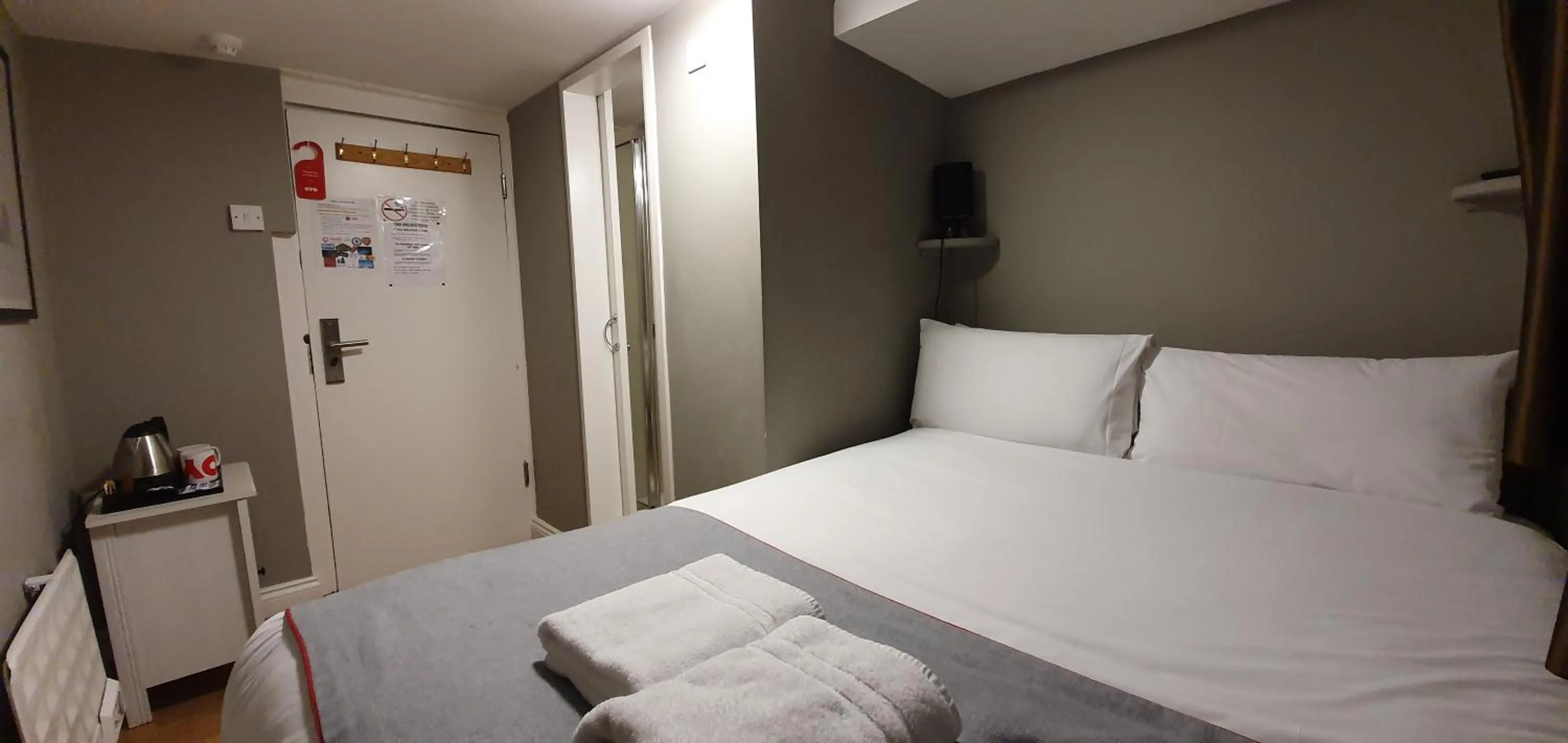 Bedroom in Belgravia Rooms Hotel