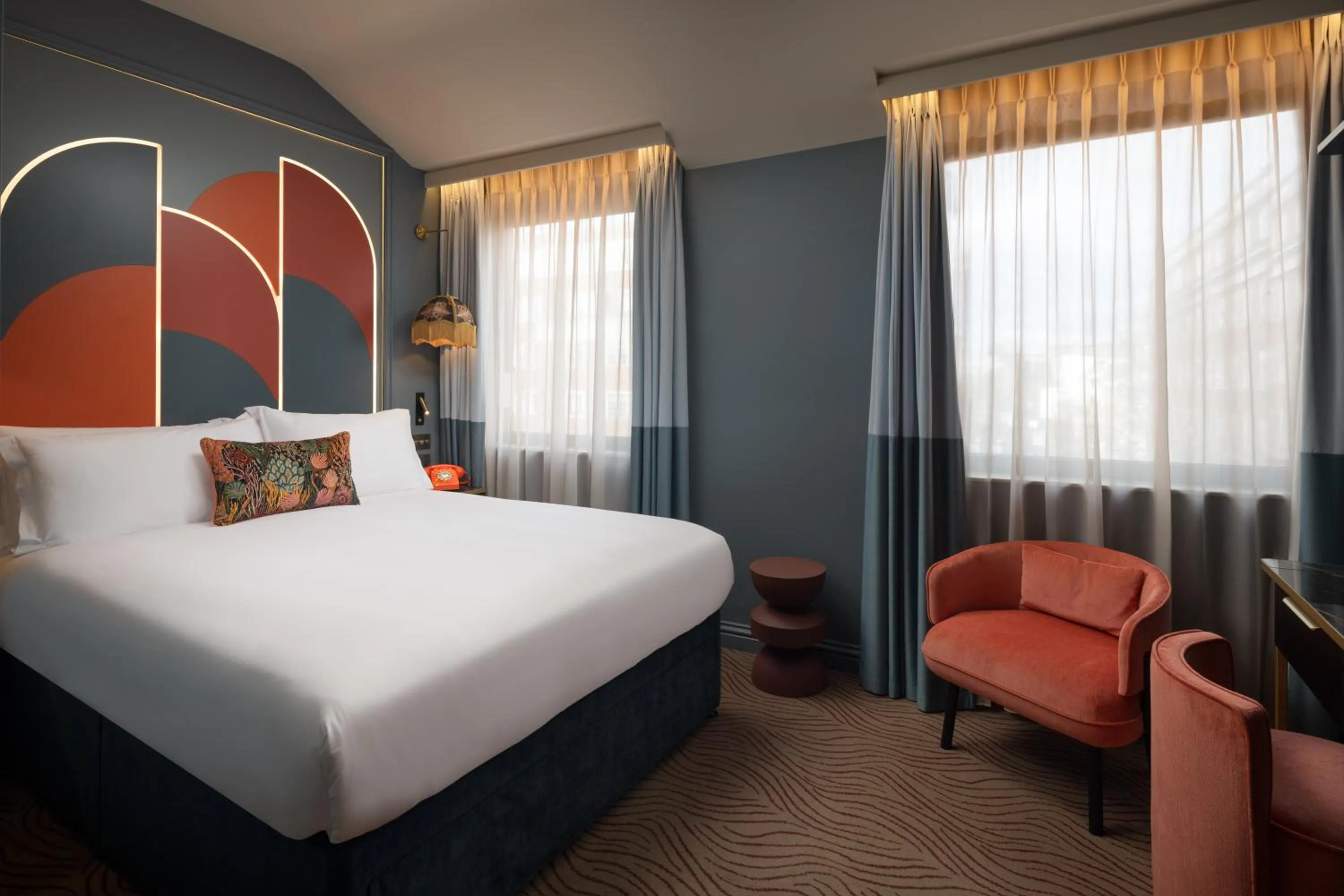 Bedroom, Bed in The Kensington Hideaway