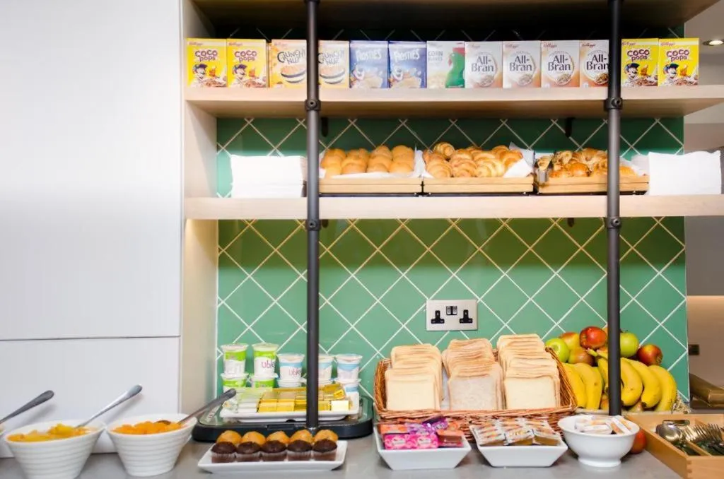 Kitchen or kitchenette, Food in Seraphine Kensington Olympia