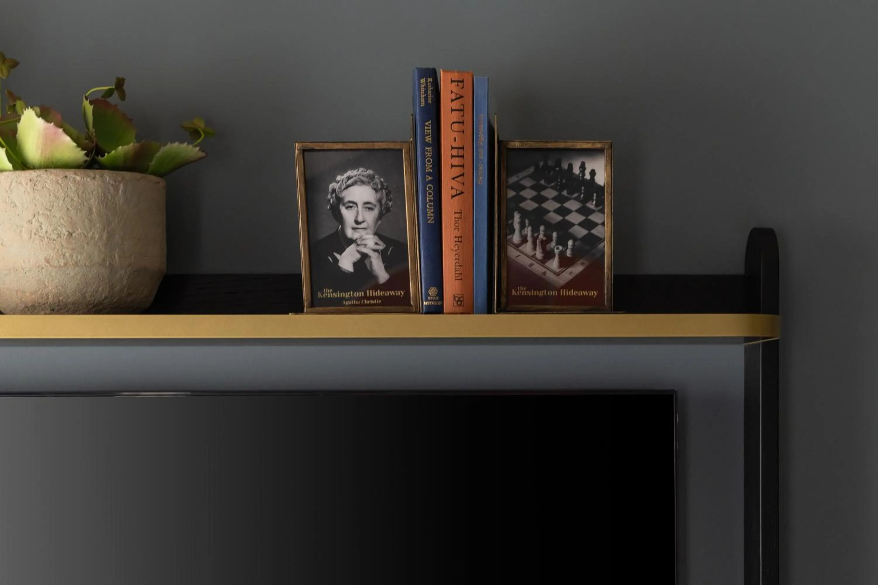 Decorative detail in The Kensington Hideaway