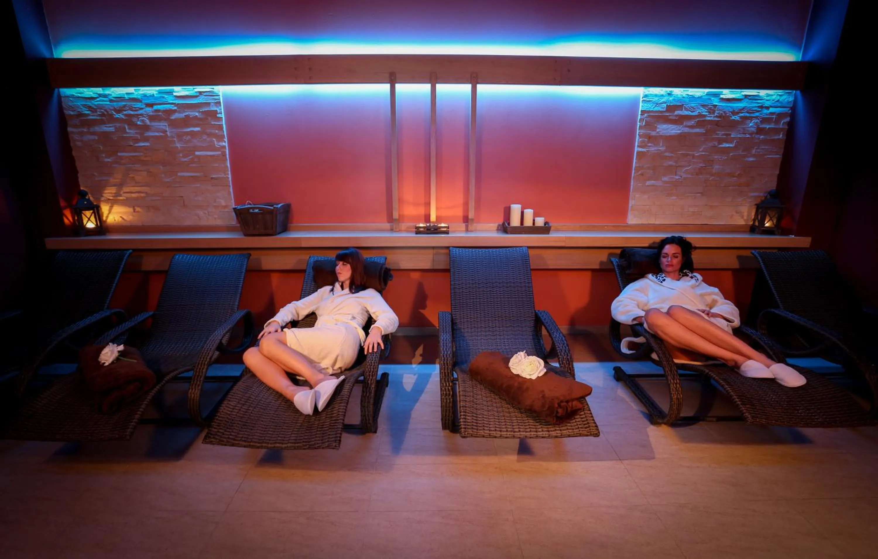 People in Hotel Palcát