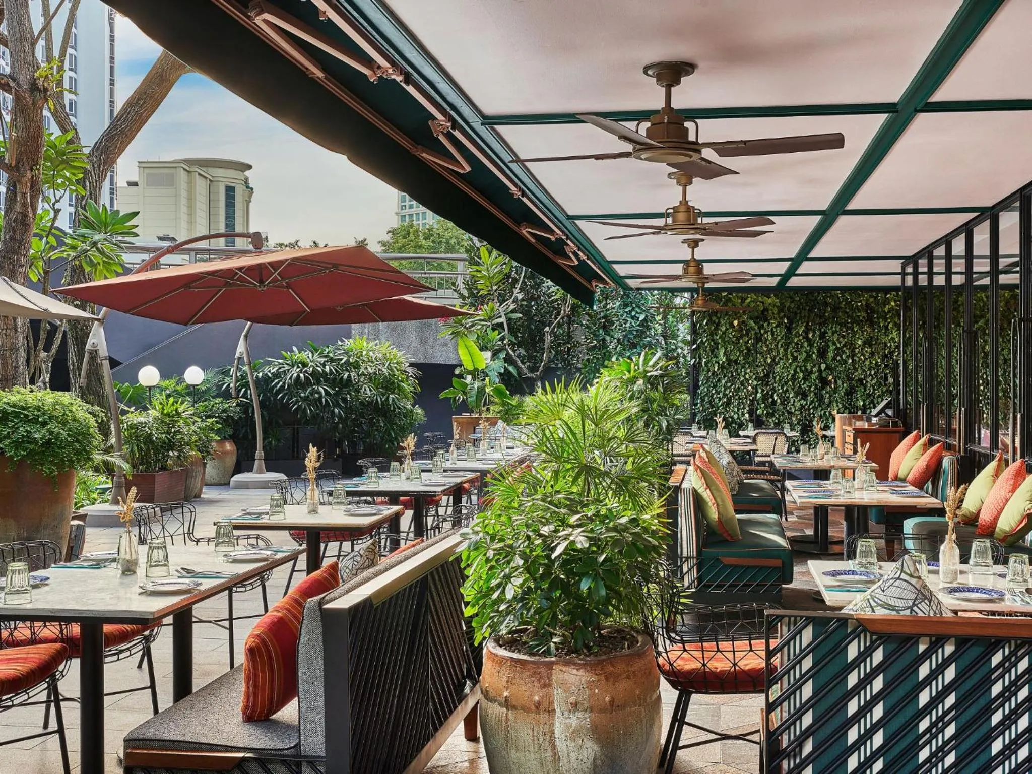 Restaurant/places to eat in InterContinental Singapore Robertson Quay by IHG