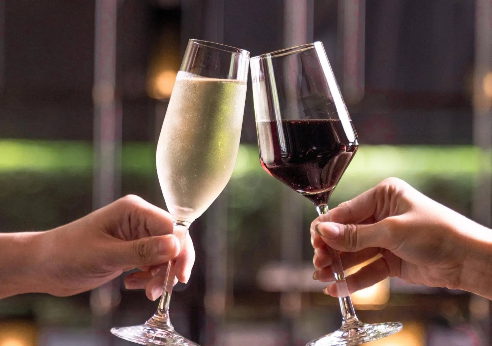 Lounge or bar in InterContinental Singapore Robertson Quay by IHG