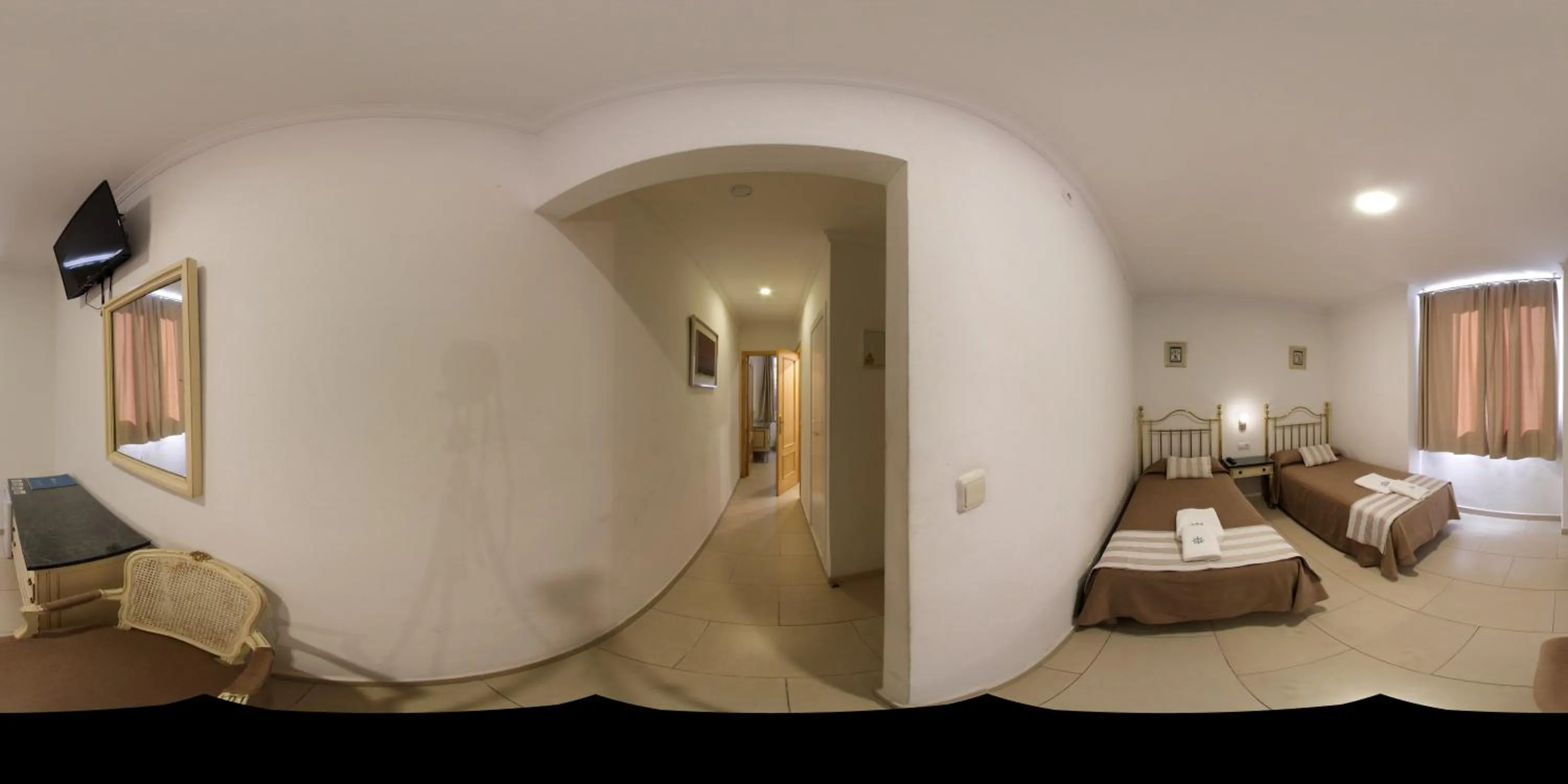 Bedroom, Bed in Hotel Marítimo Urban