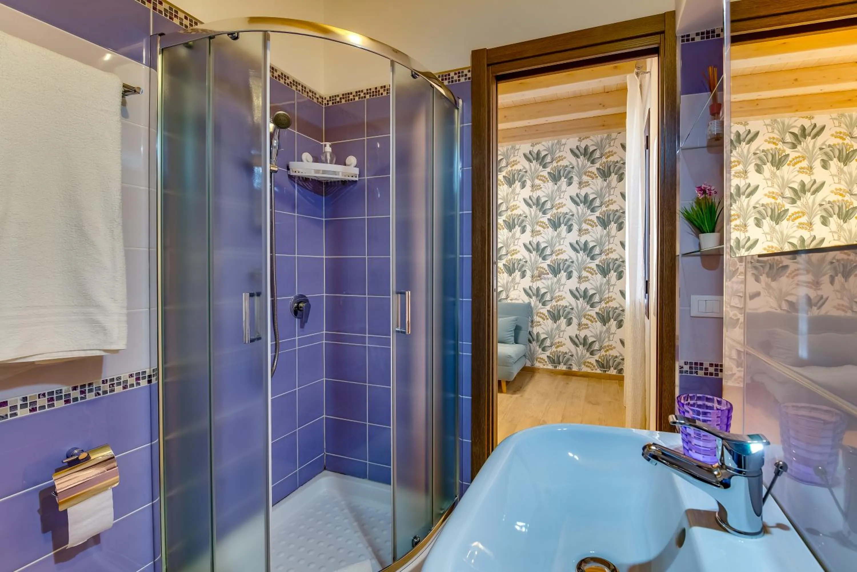 Shower in La Finestra sul Cortile B&B