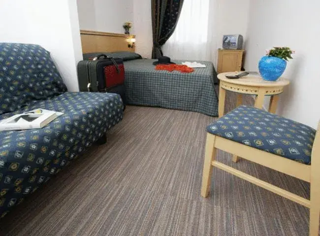 Triple Room in Hotel Mary Triple Room in Hotel Mary