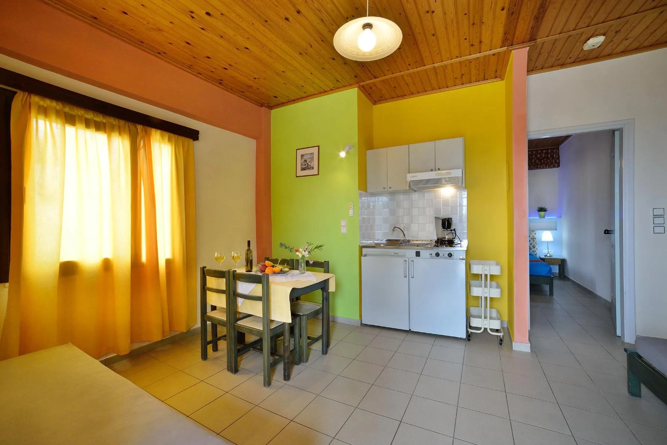 Kitchen or kitchenette in Mythos- Platanias- Hotel -Apts