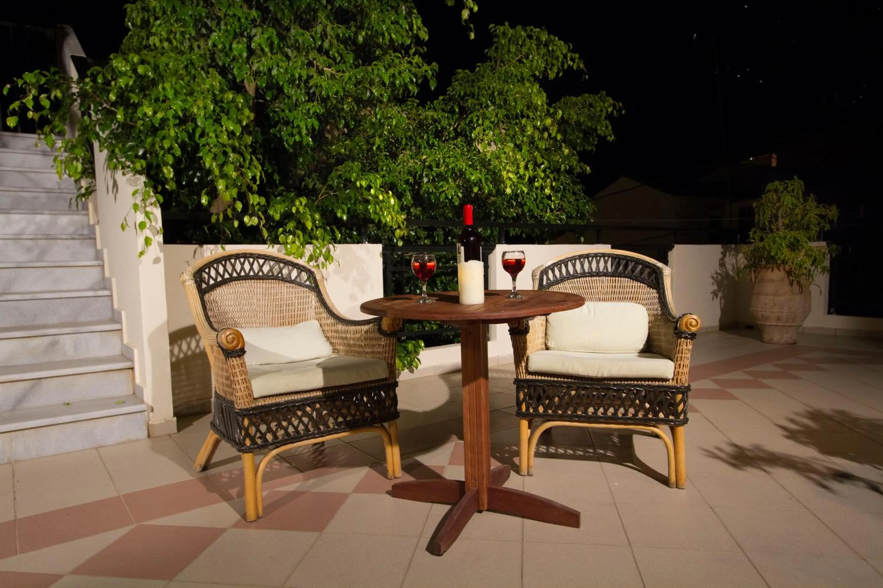 Patio in Mythos- Platanias- Hotel -Apts